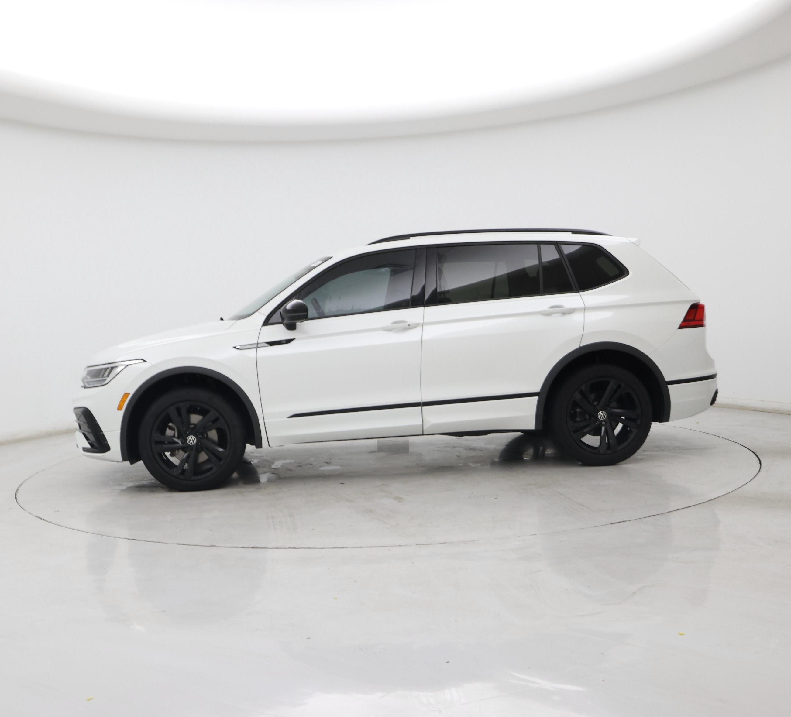 Thumbnail: 2024 Volkswagen Tiguan - 3