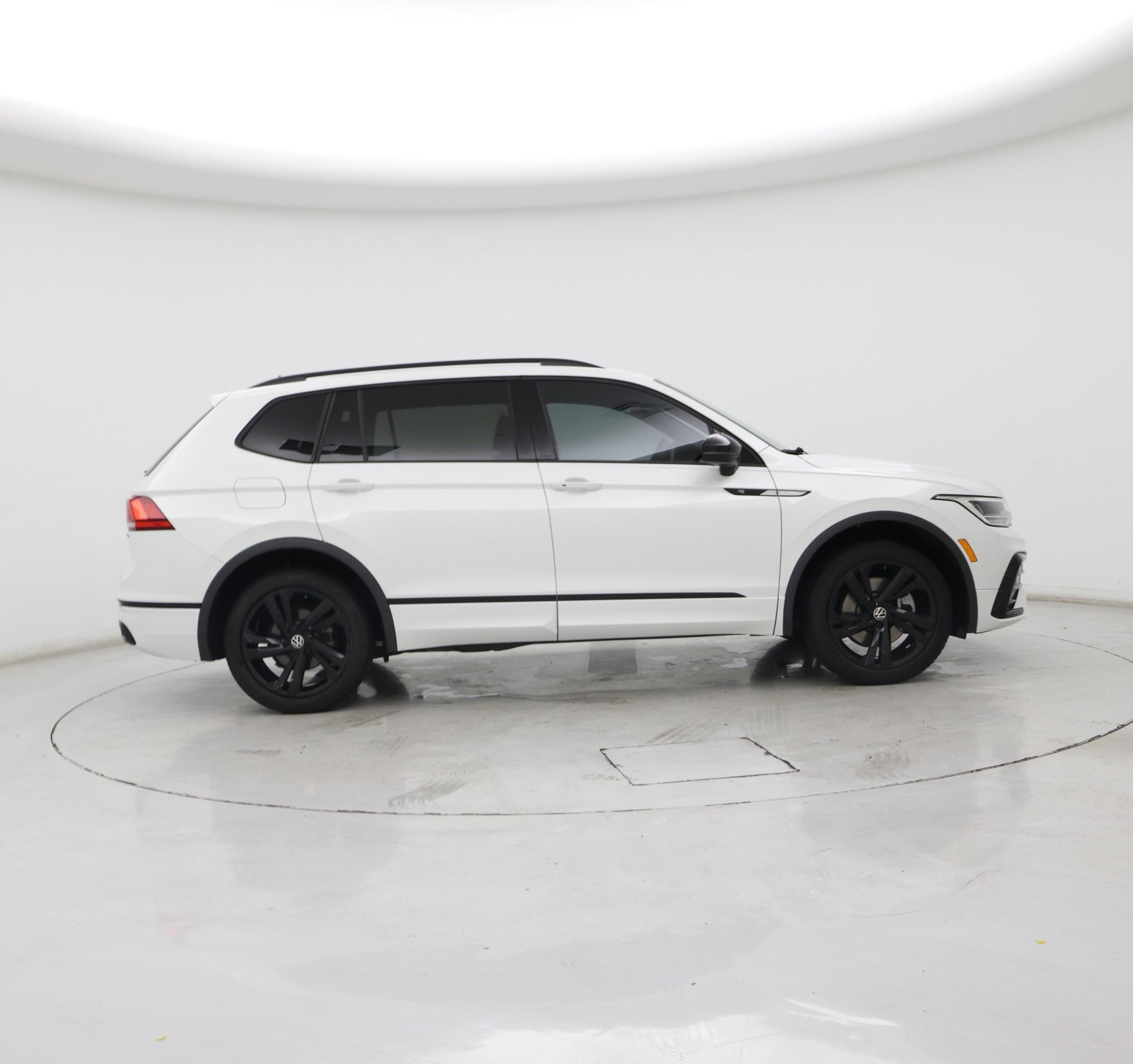 Thumbnail: 2024 Volkswagen Tiguan - 7