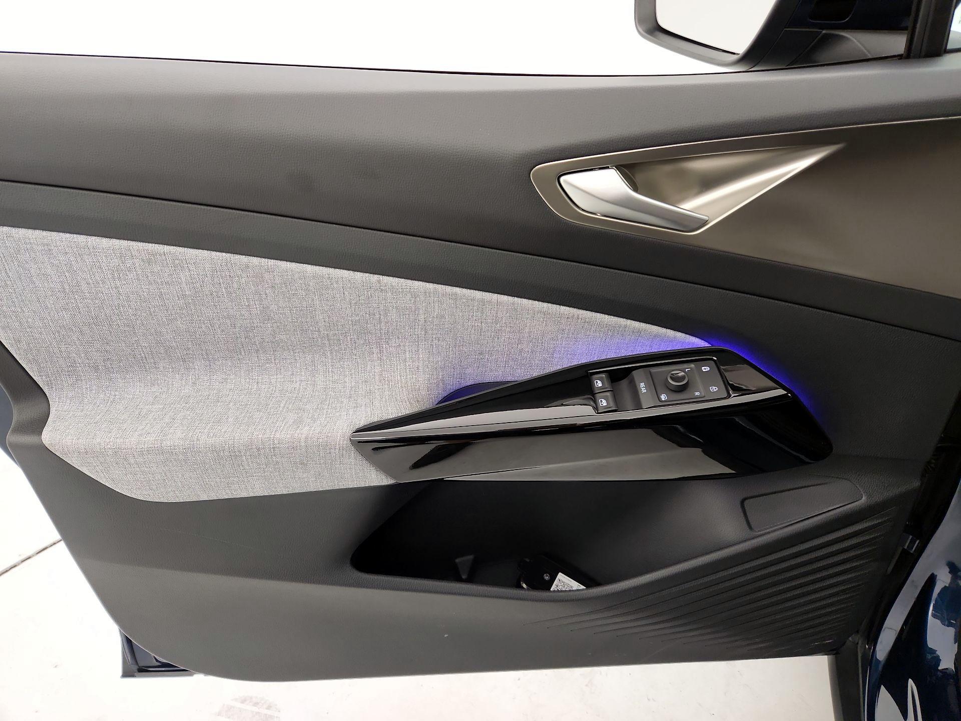 Thumbnail: 2023 Volkswagen ID.4 - 12