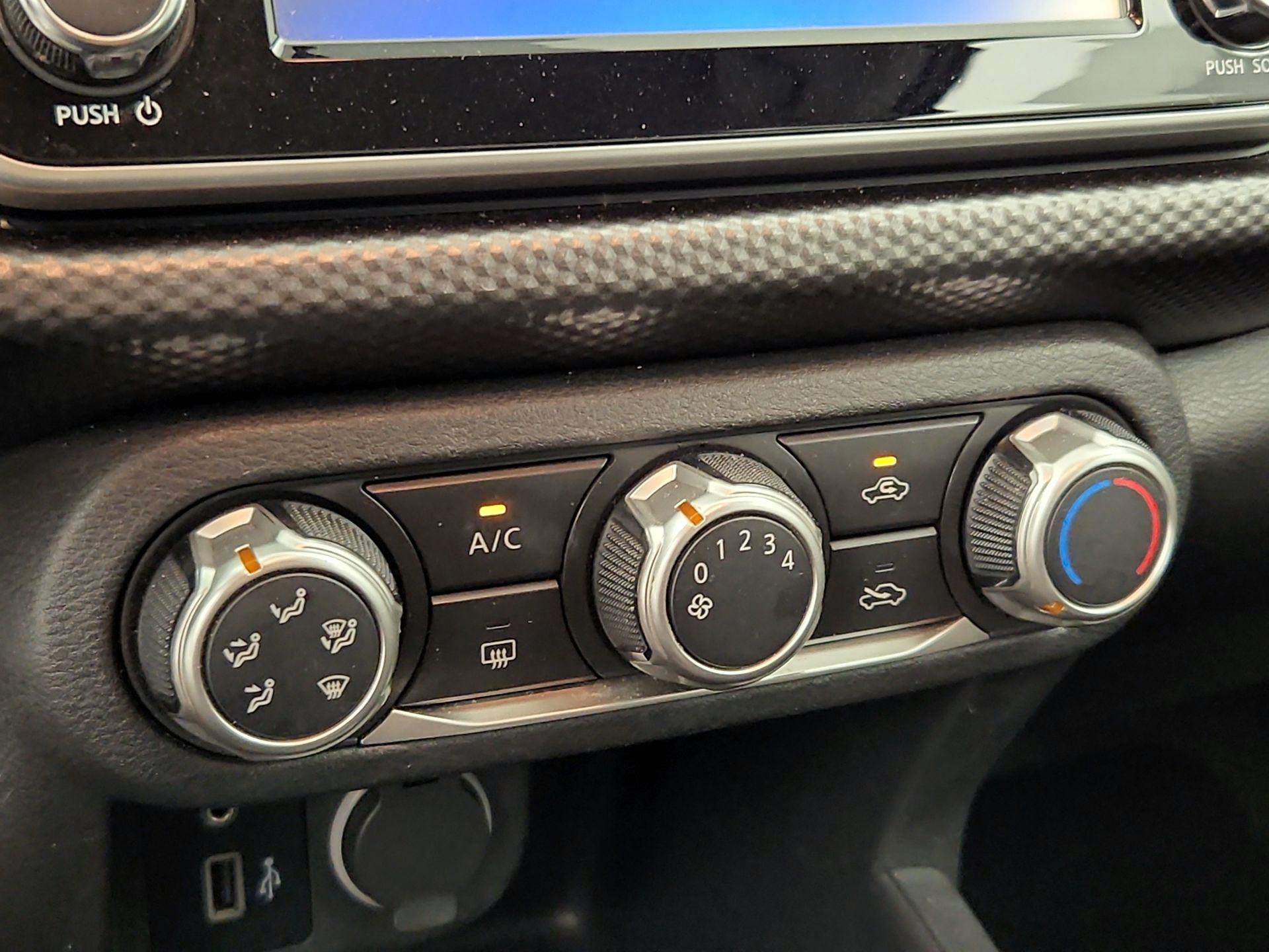 Thumbnail: 2020 Nissan Kicks - 16