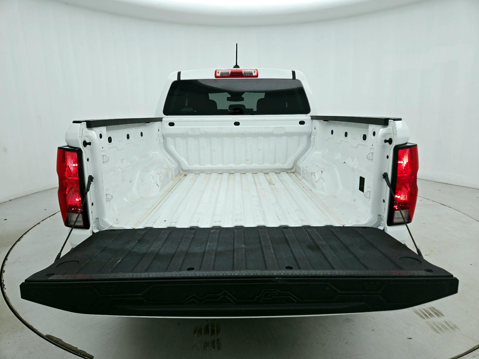 Thumbnail: 2024 Chevrolet Colorado - 20