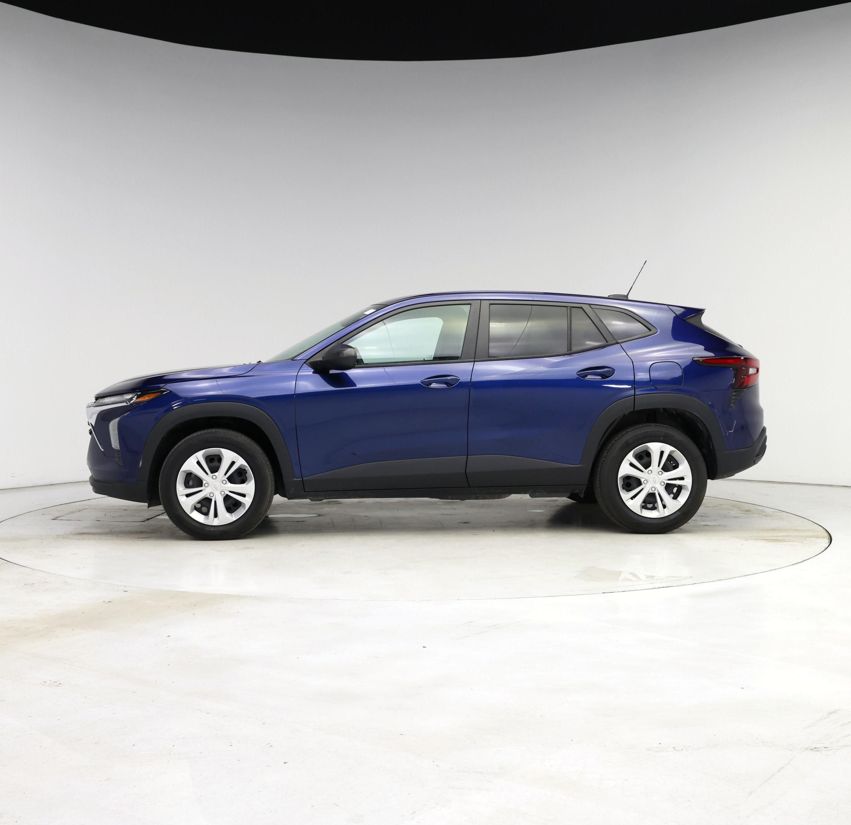 Thumbnail: 2024 Chevrolet Trax - 3