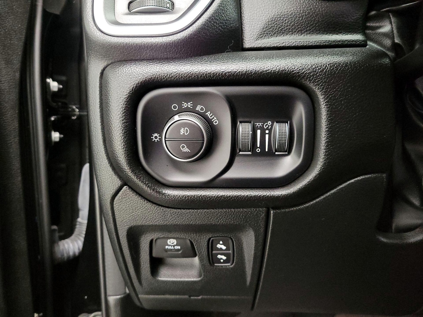 2024 RAM Ram 1500 Pickup Laramie - Photo 14