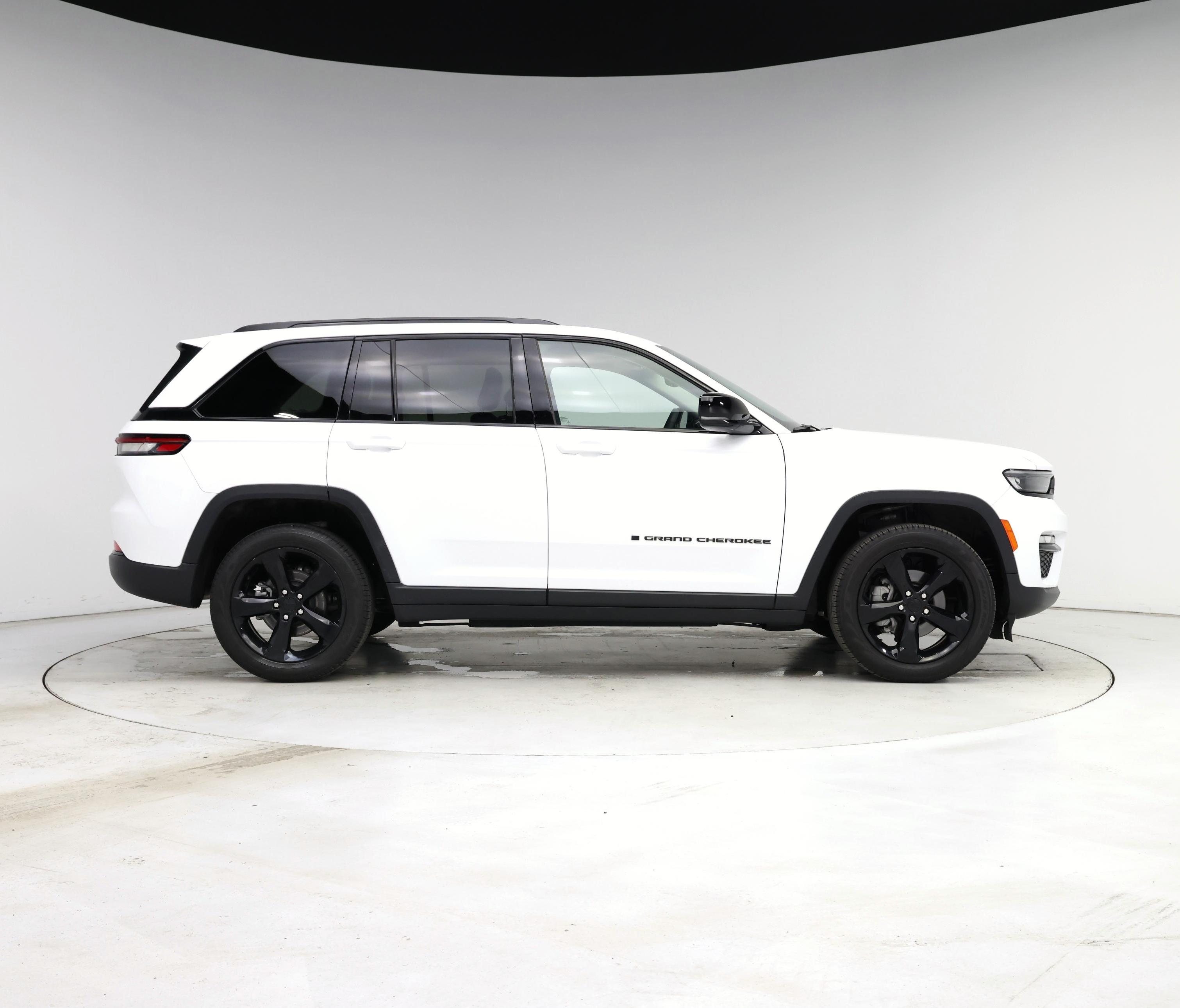 Thumbnail: 2023 Jeep Grand Cherokee - 7