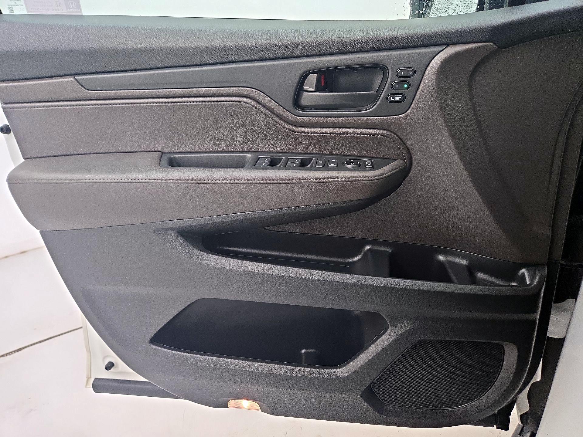 Thumbnail: 2020 Honda Odyssey - 12