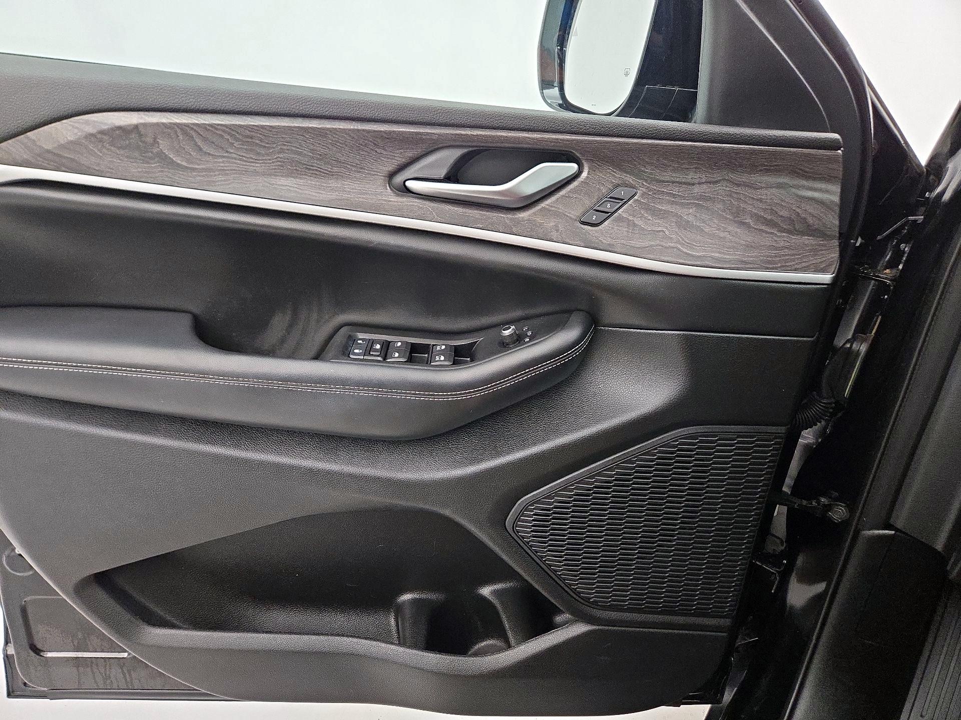 Thumbnail: 2023 Jeep Grand Cherokee - 12