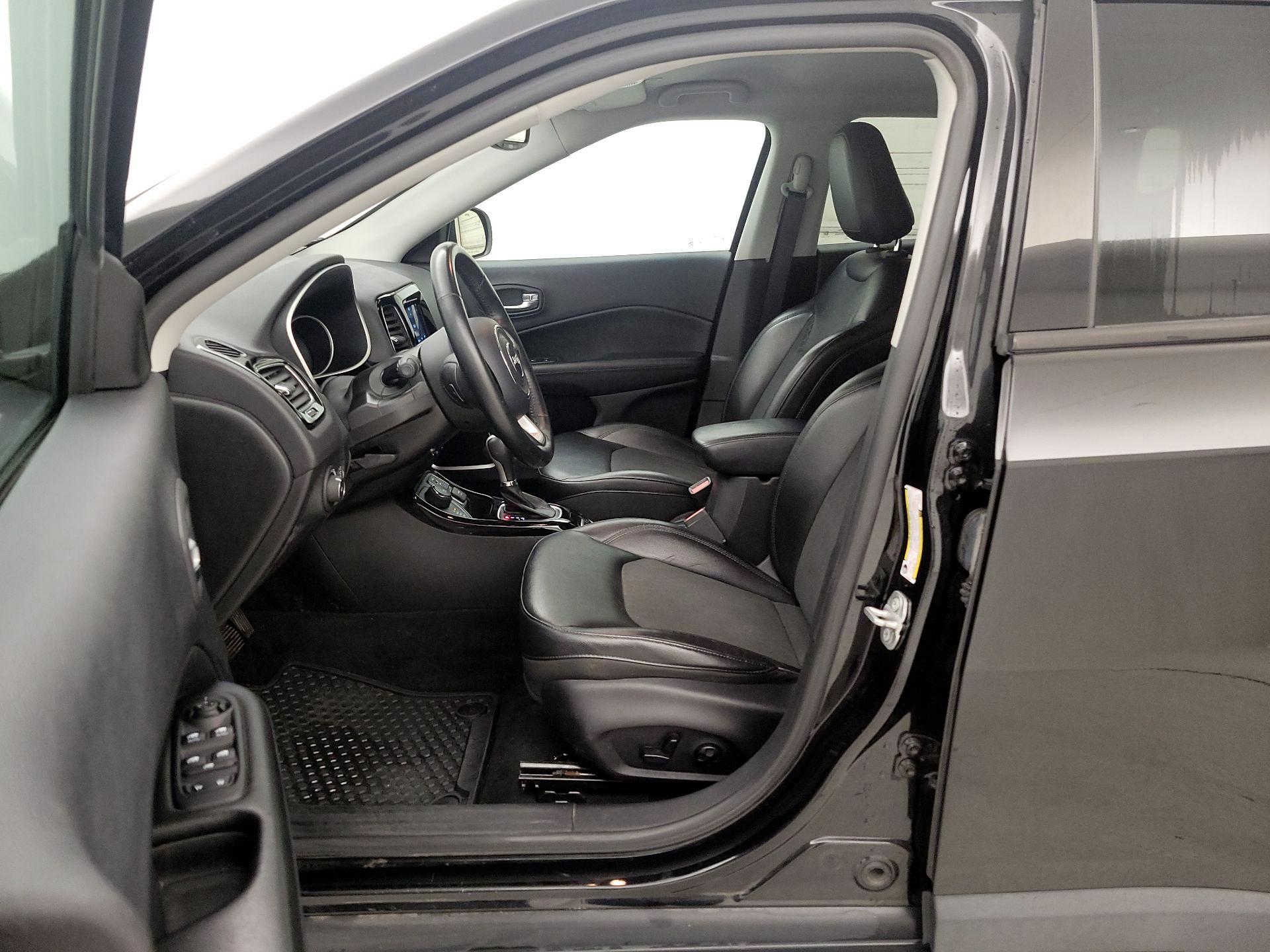 Thumbnail: 2018 Jeep Compass - 11