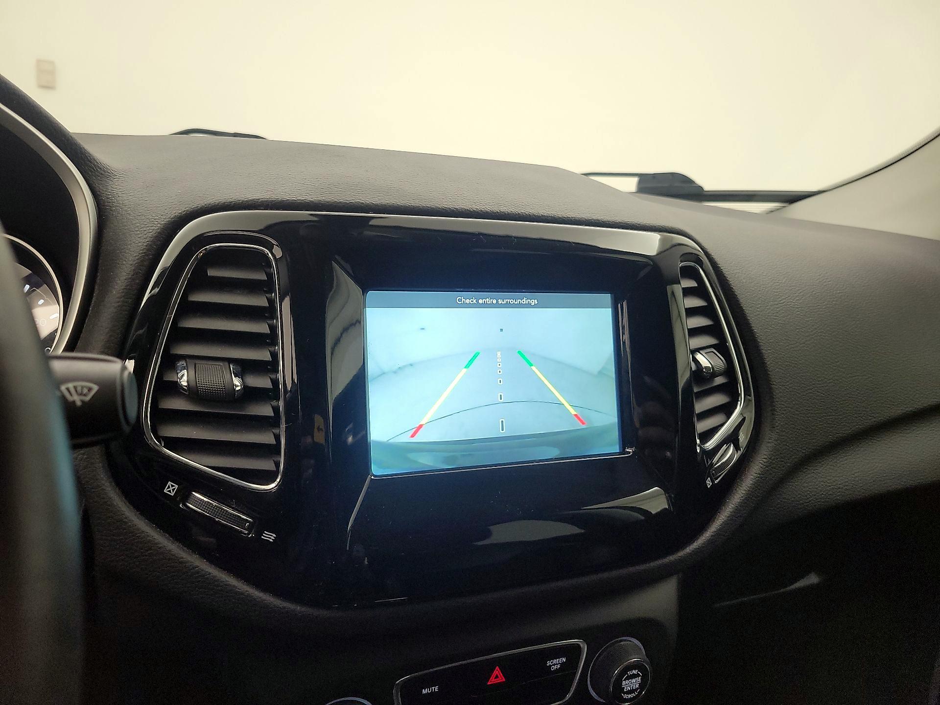 Thumbnail: 2018 Jeep Compass - 14