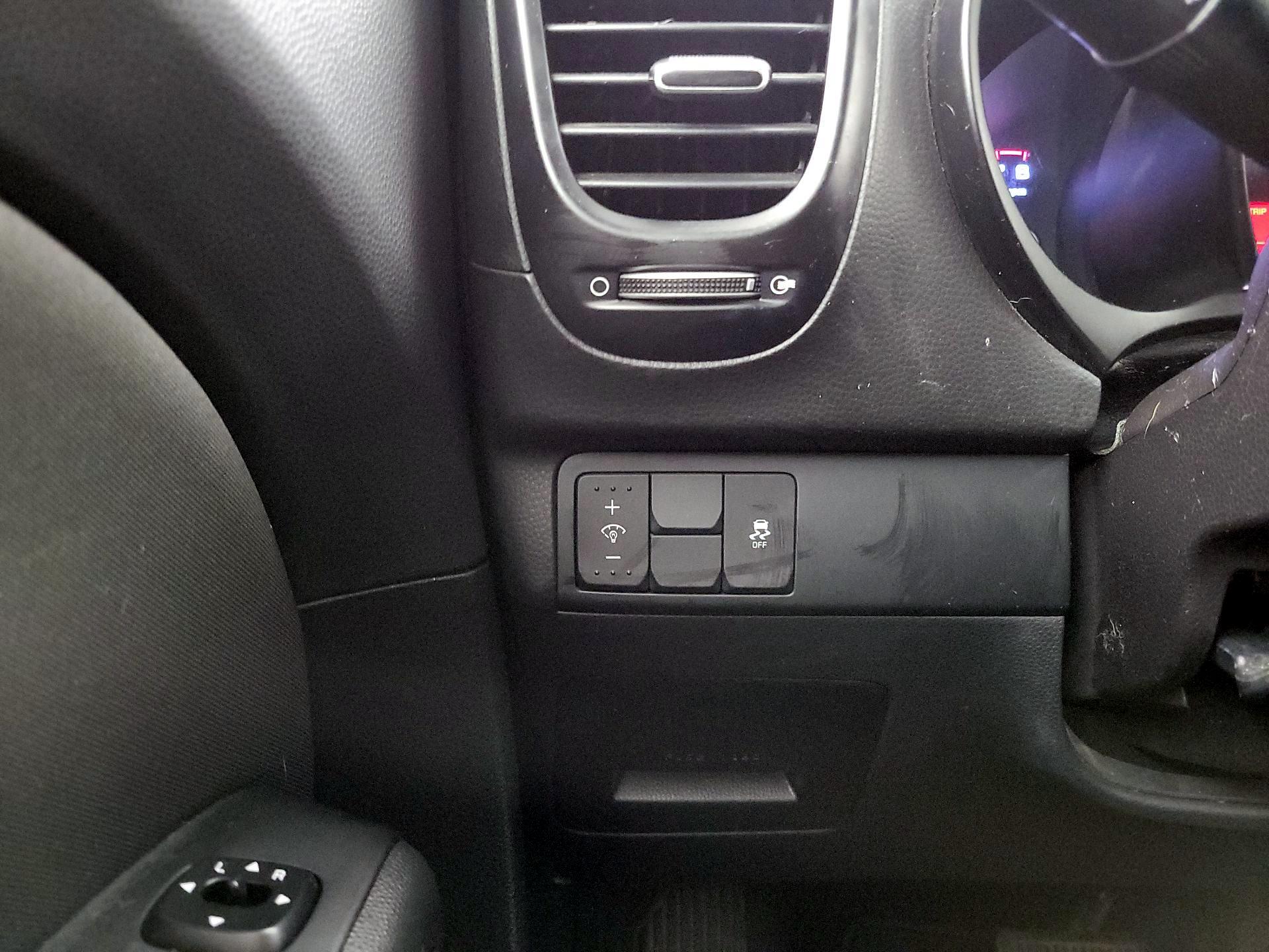 Thumbnail: 2019 Kia Soul - 13