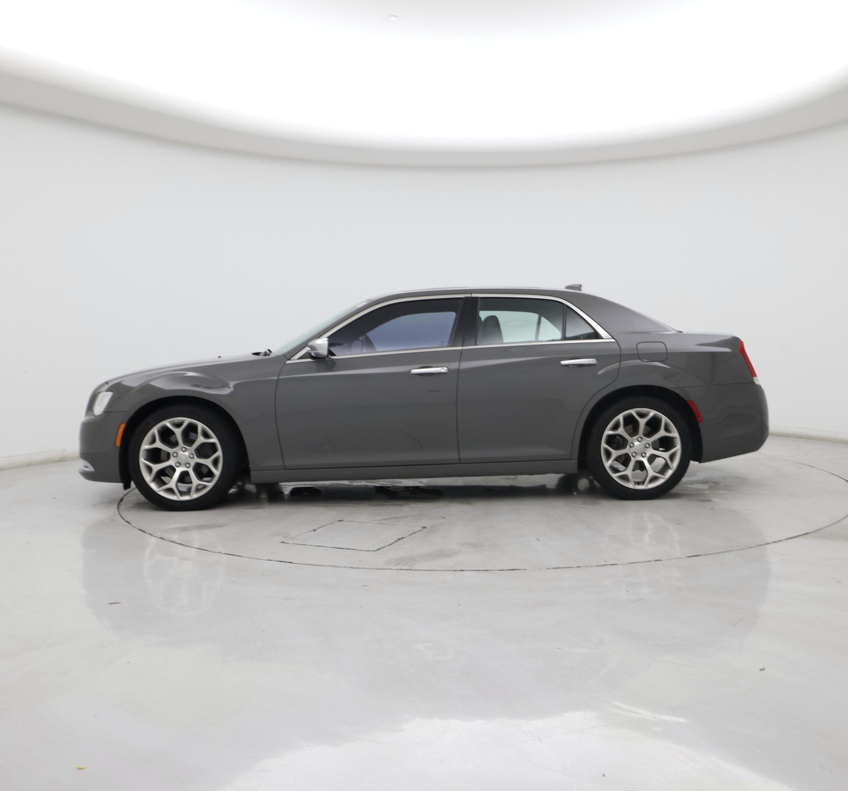 Thumbnail: 2018 Chrysler 300 - 3