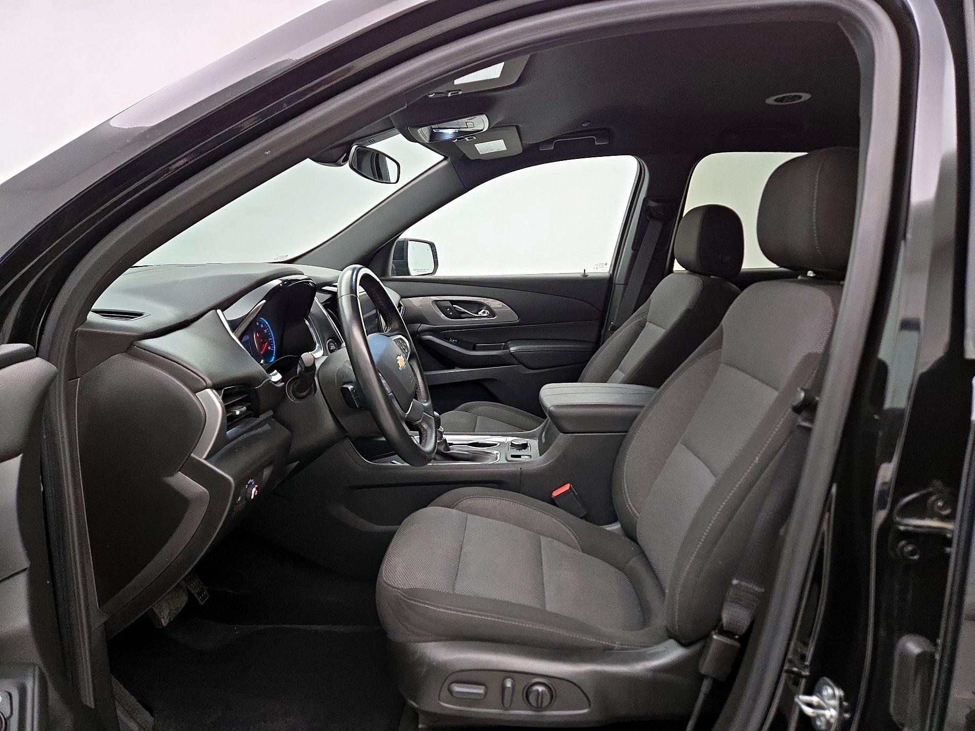 Thumbnail: 2023 Chevrolet Traverse - 11