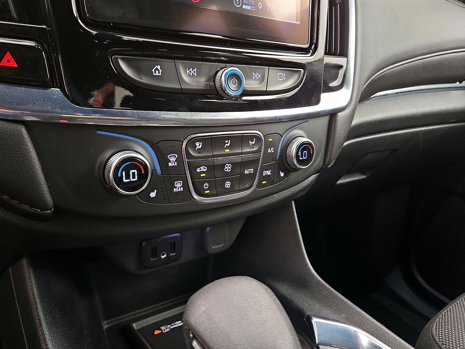 Thumbnail: 2023 Chevrolet Traverse - 16