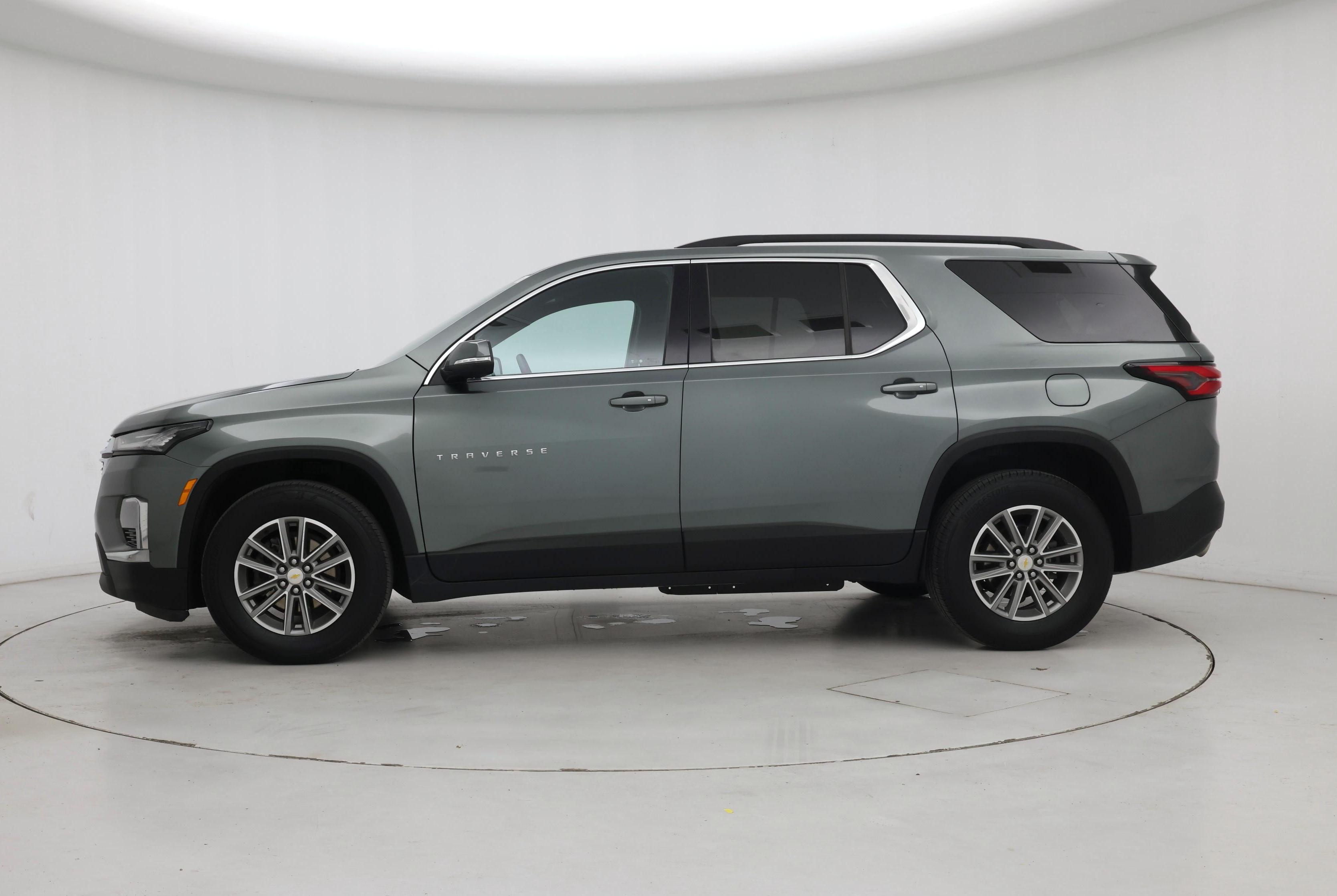Thumbnail: 2023 Chevrolet Traverse - 3