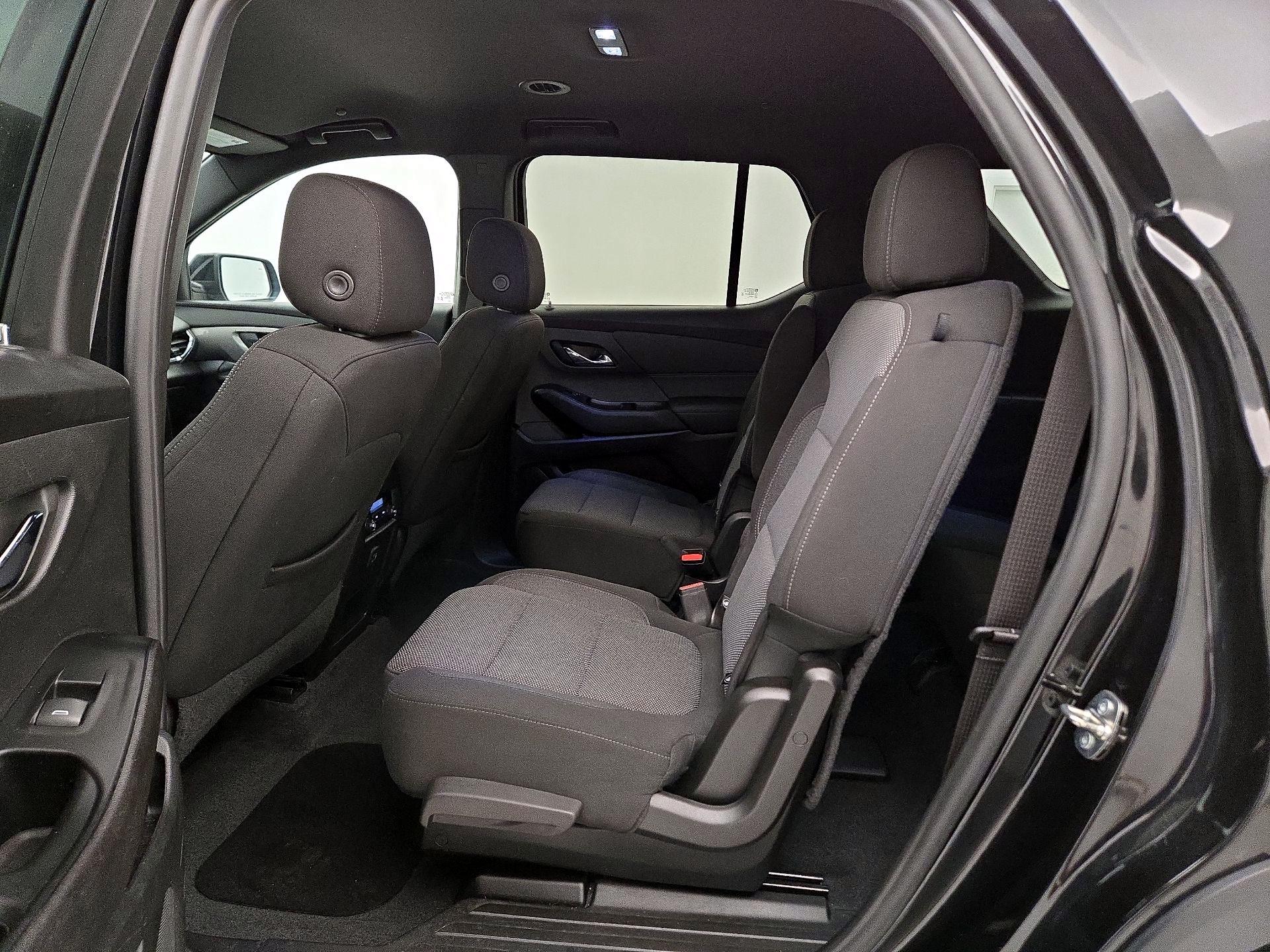 Thumbnail: 2023 Chevrolet Traverse - 19