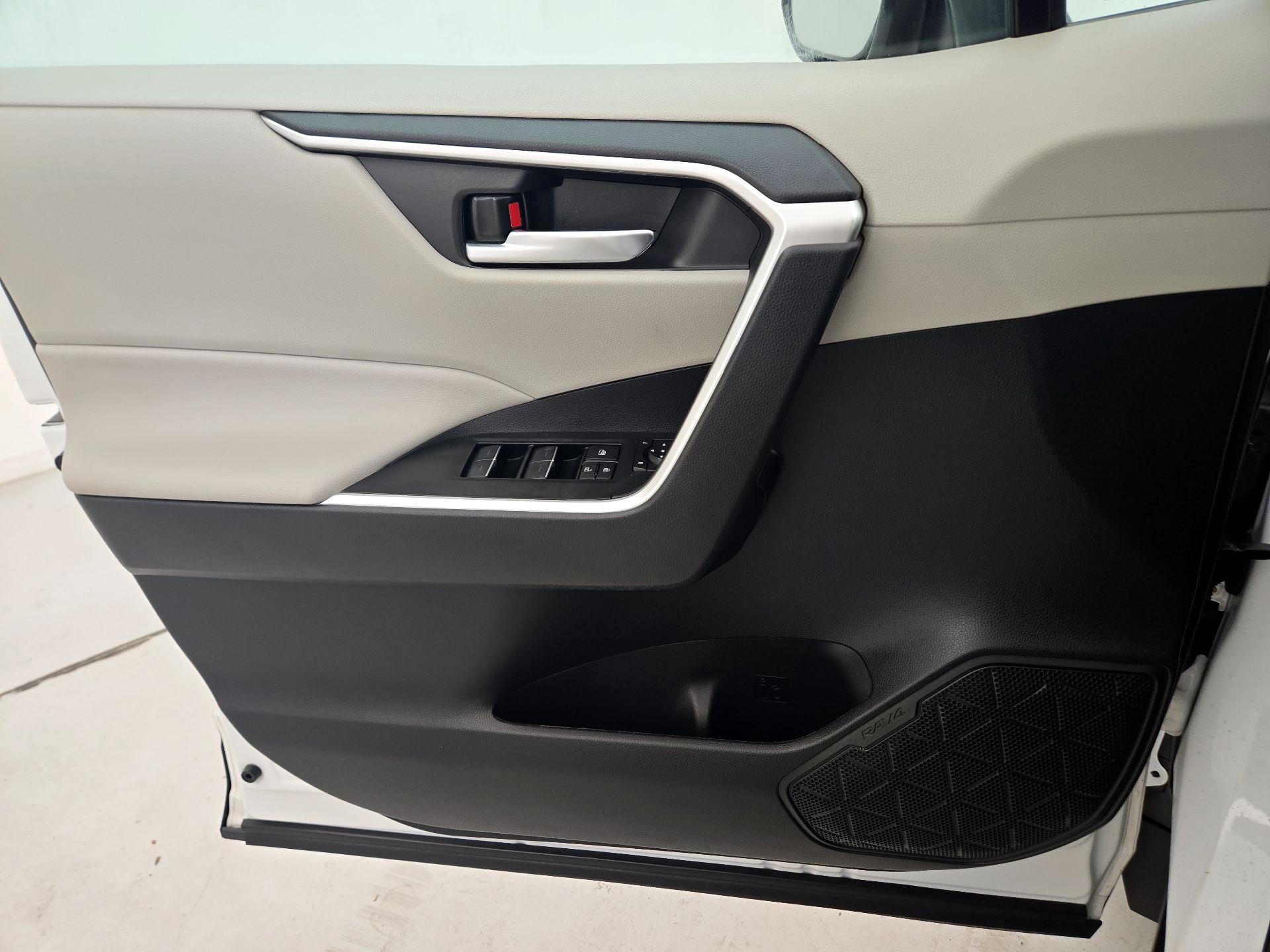 Thumbnail: 2024 Toyota RAV4 - 12