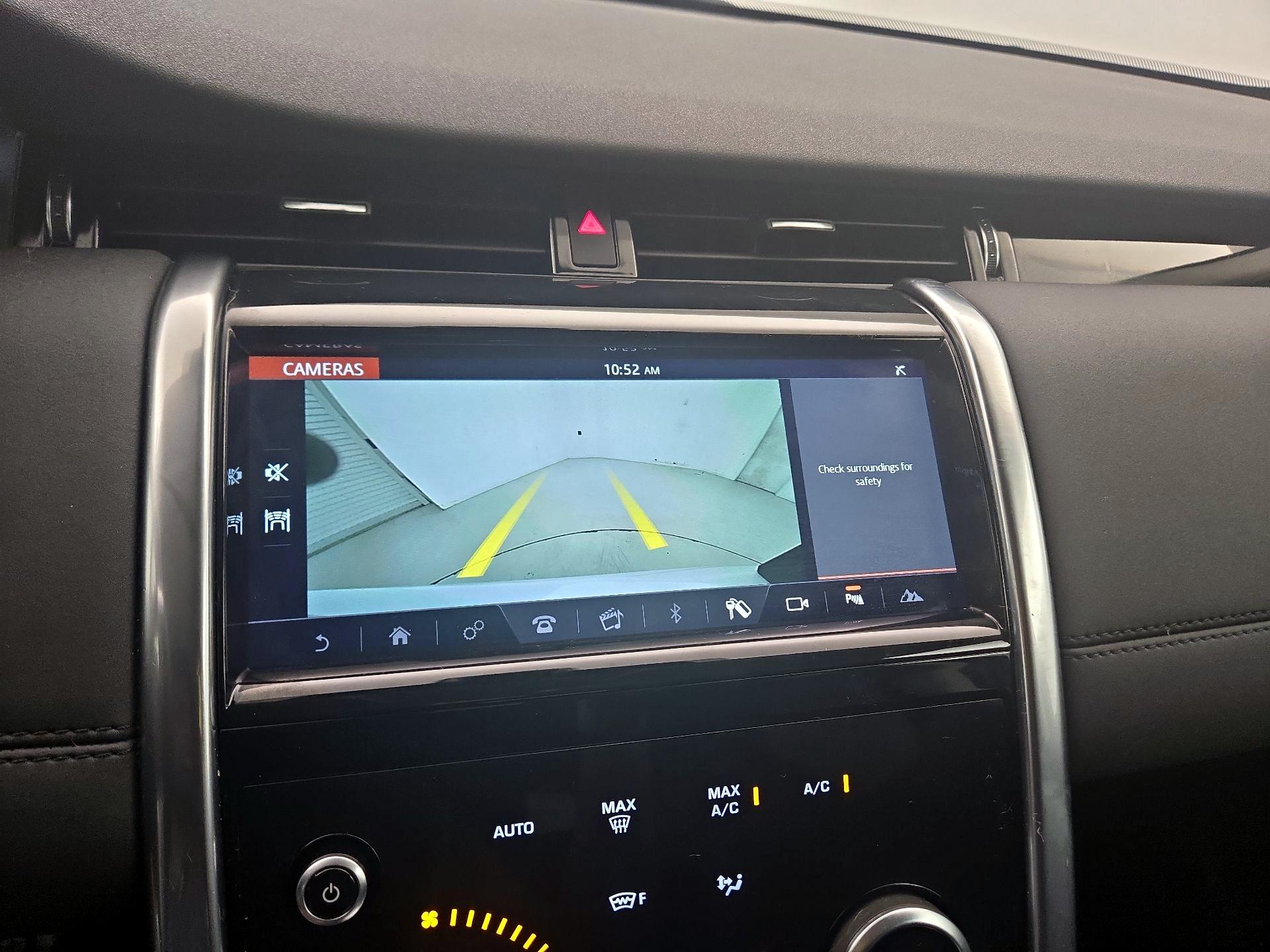 Thumbnail: 2020 Land Rover Discovery Sport - 14