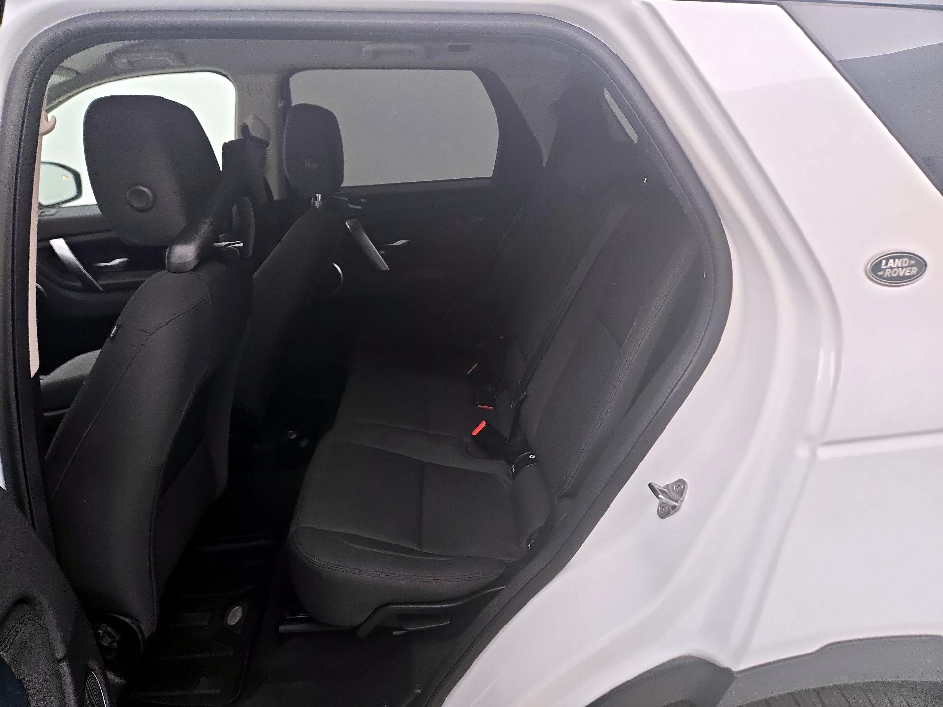 Thumbnail: 2020 Land Rover Discovery Sport - 19