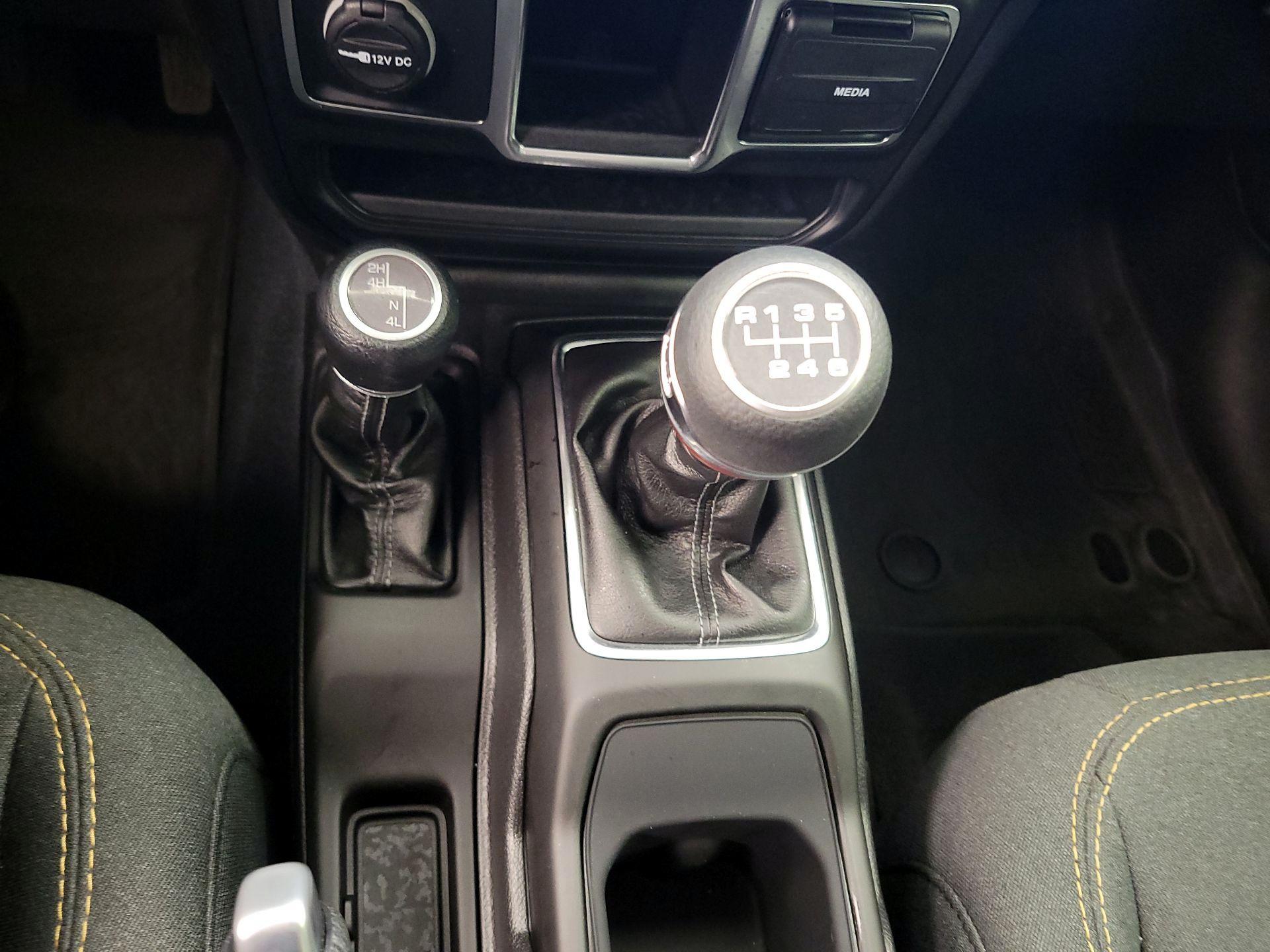 Thumbnail: 2024 Jeep Gladiator - 17