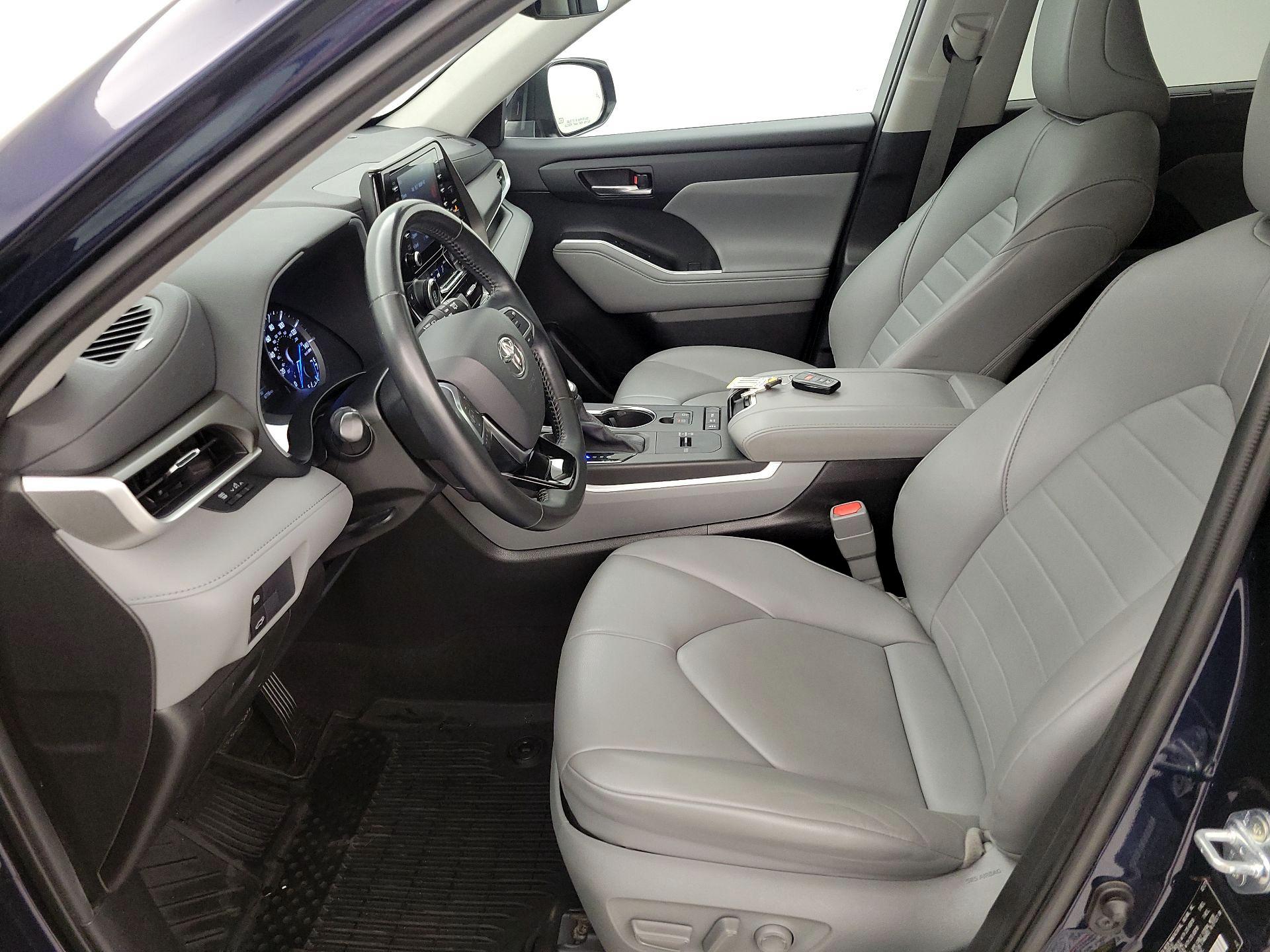 Thumbnail: 2021 Toyota Highlander - 11