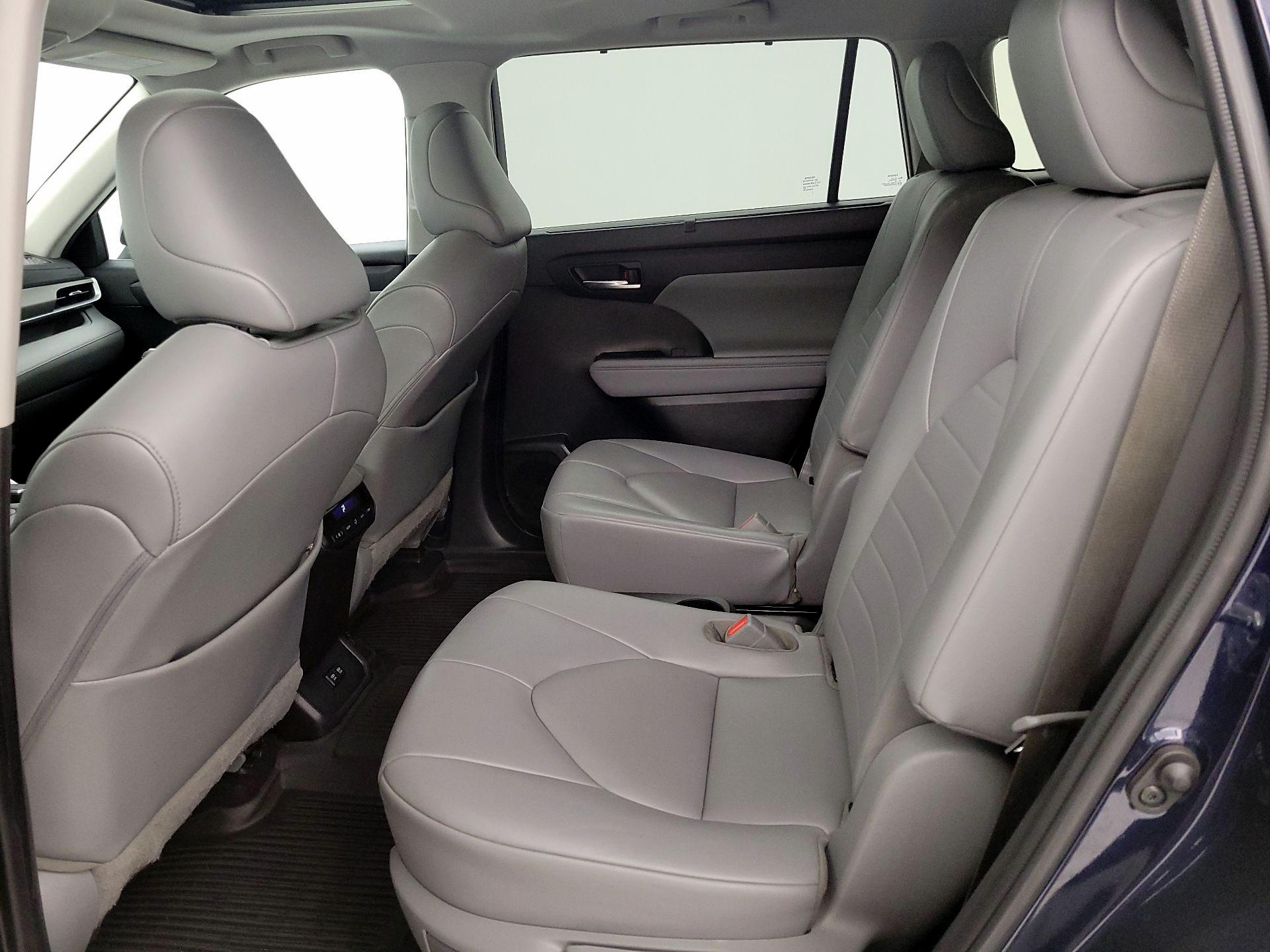 Thumbnail: 2021 Toyota Highlander - 19