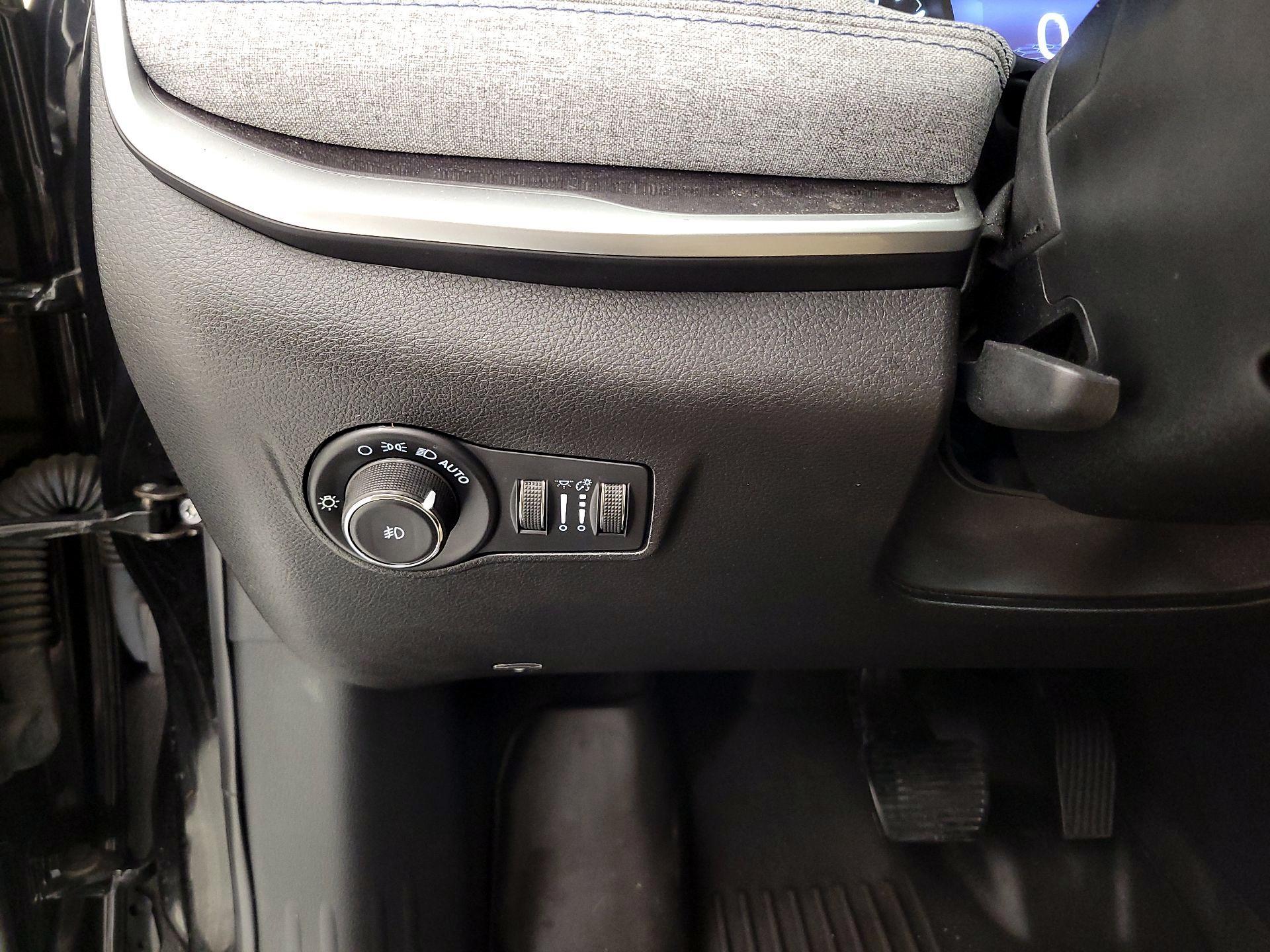 Thumbnail: 2022 Jeep Compass - 13