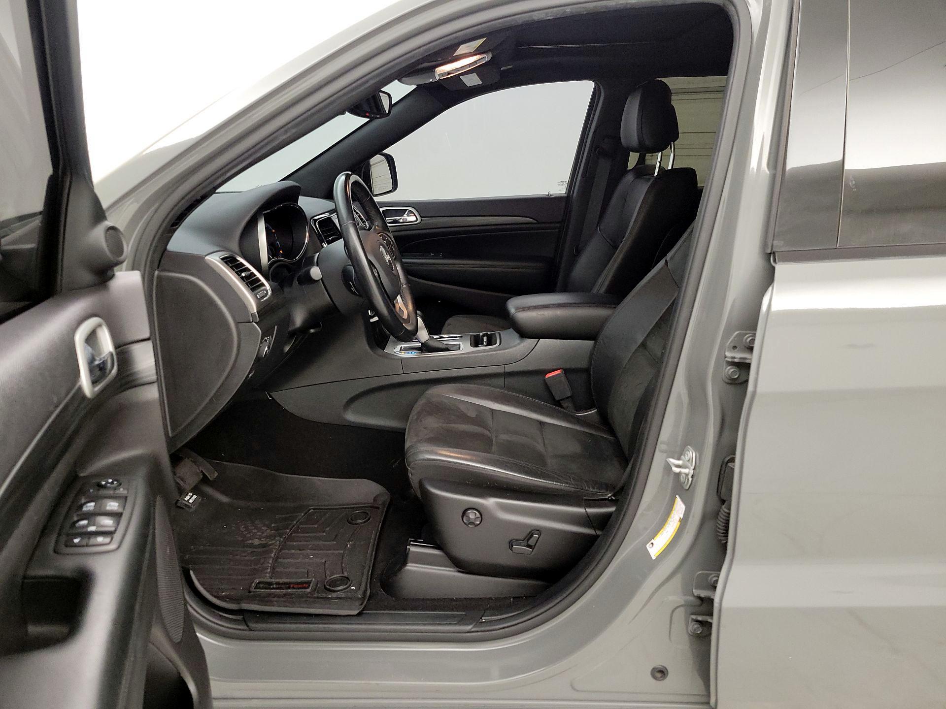 Thumbnail: 2019 Jeep Grand Cherokee - 11