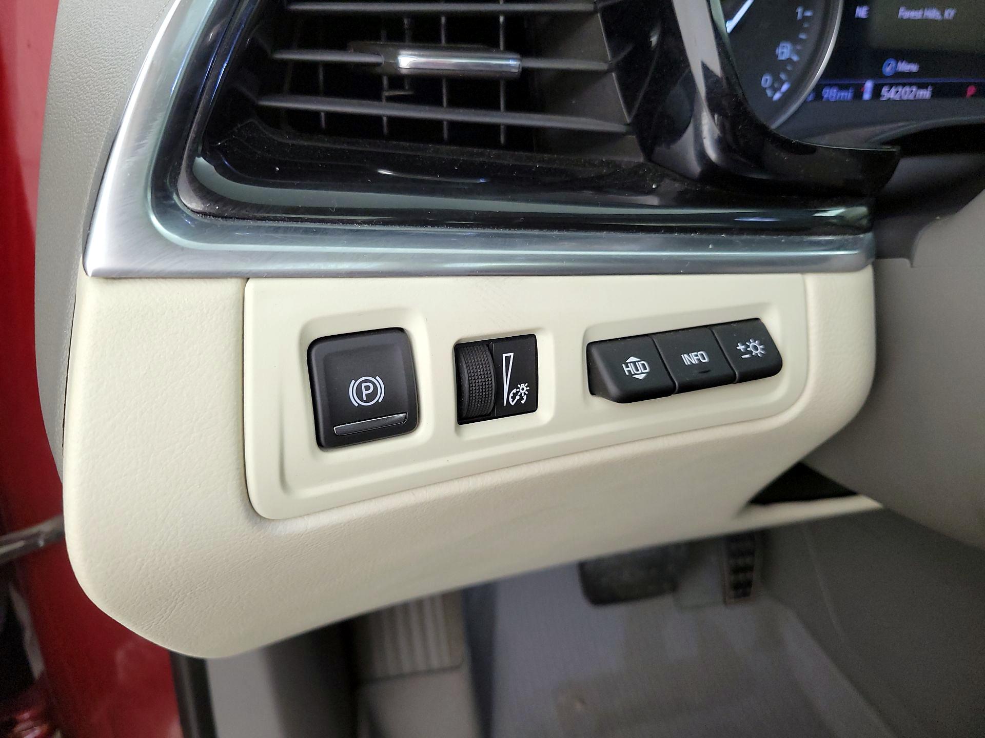 Thumbnail: 2020 Cadillac XT6 - 13