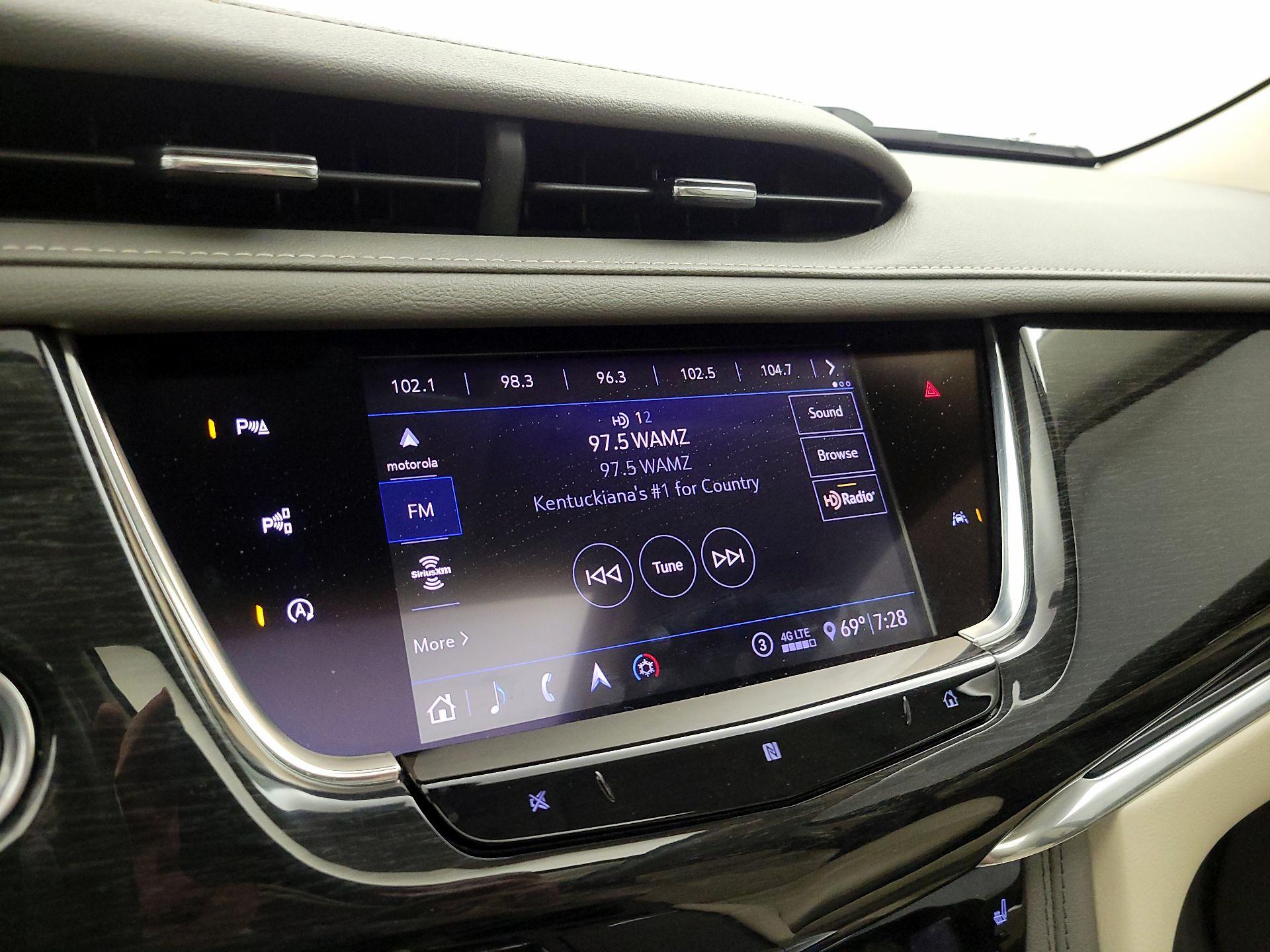 Thumbnail: 2020 Cadillac XT6 - 16