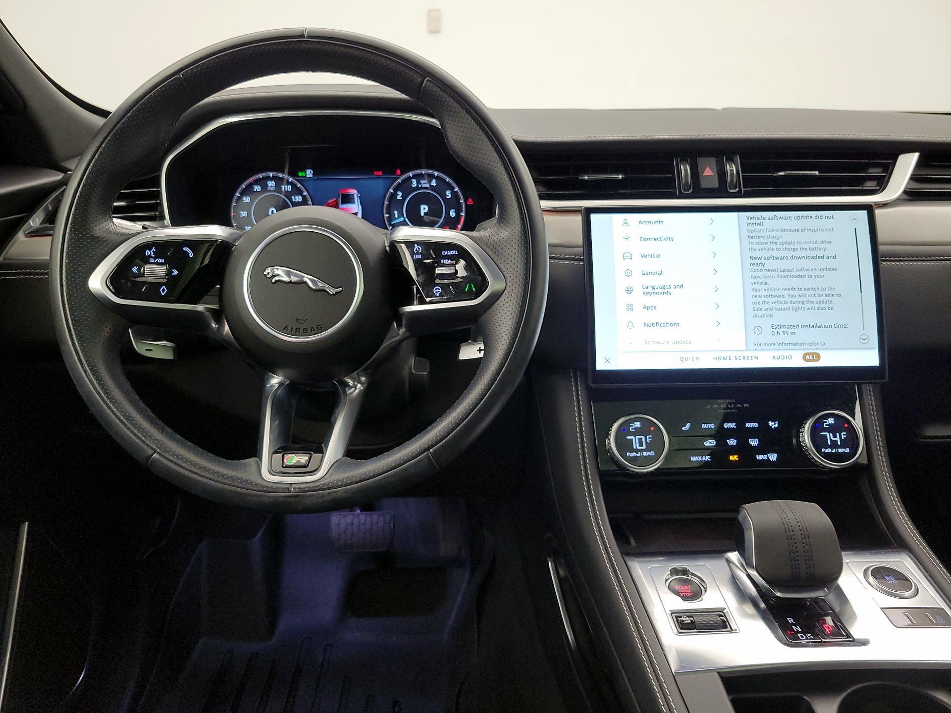 Thumbnail: 2021 Jaguar F-Pace - 9
