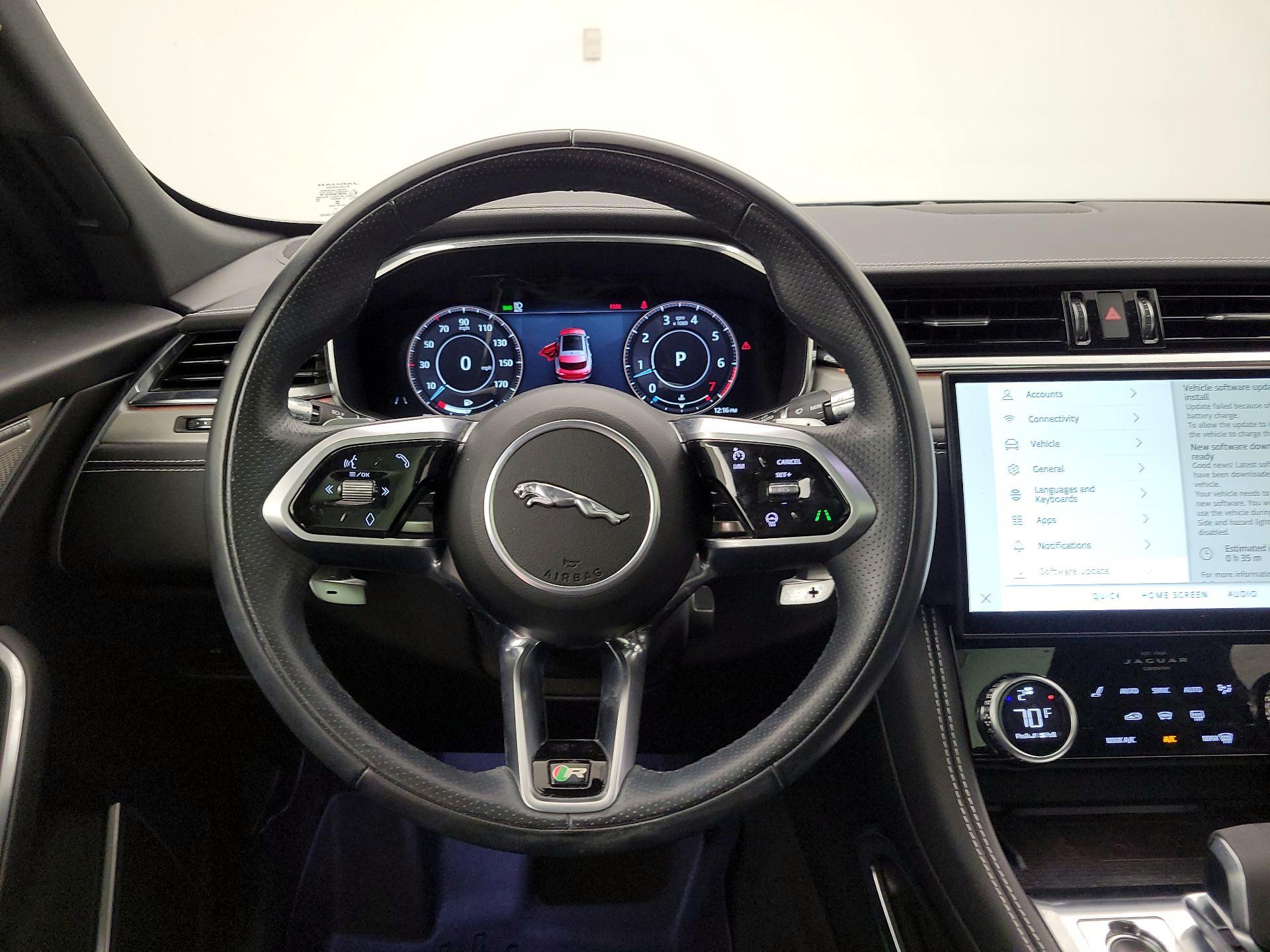 Thumbnail: 2021 Jaguar F-Pace - 10