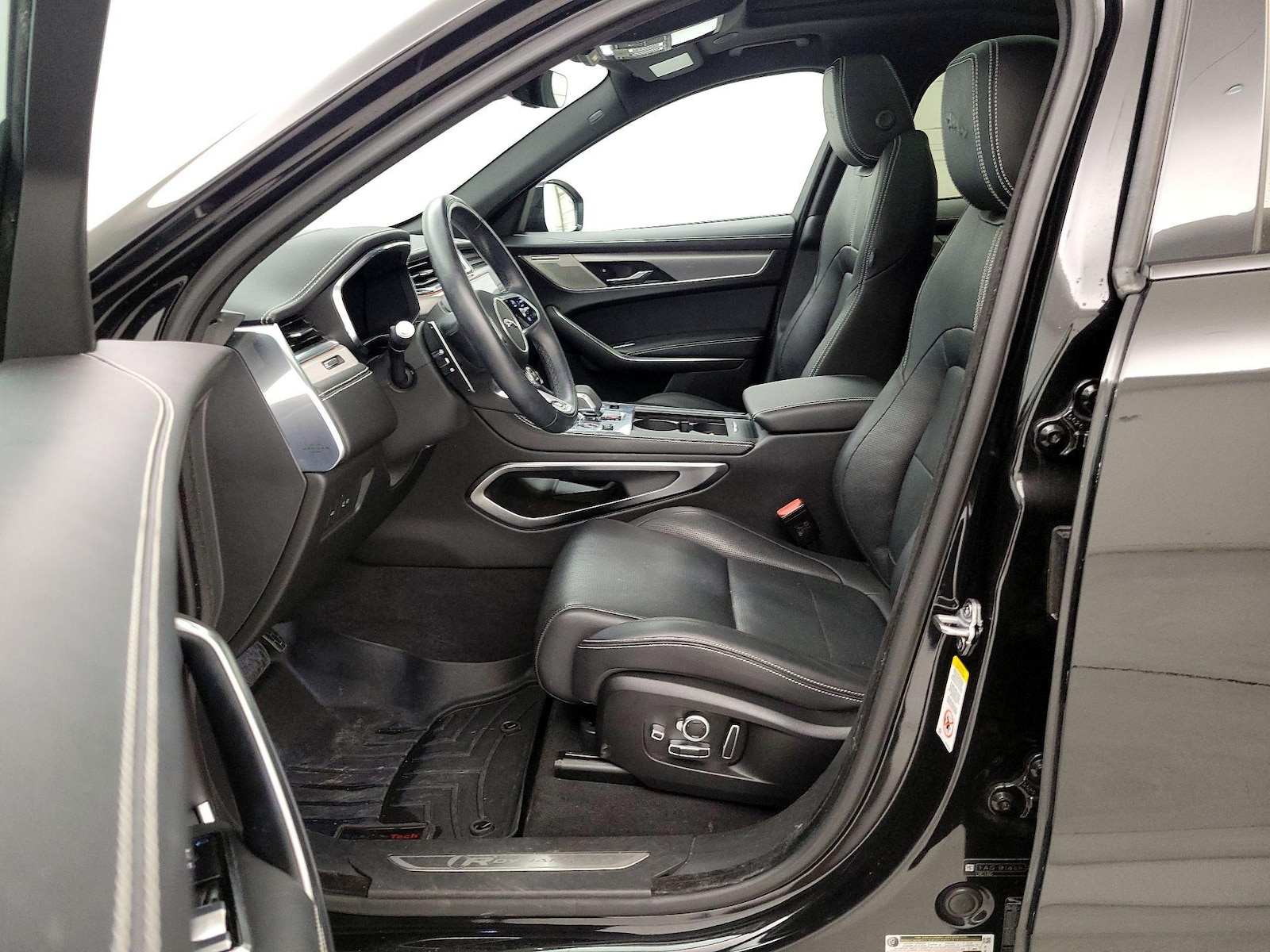2021 Jaguar F-Pace R-Dynamic S - Photo 12