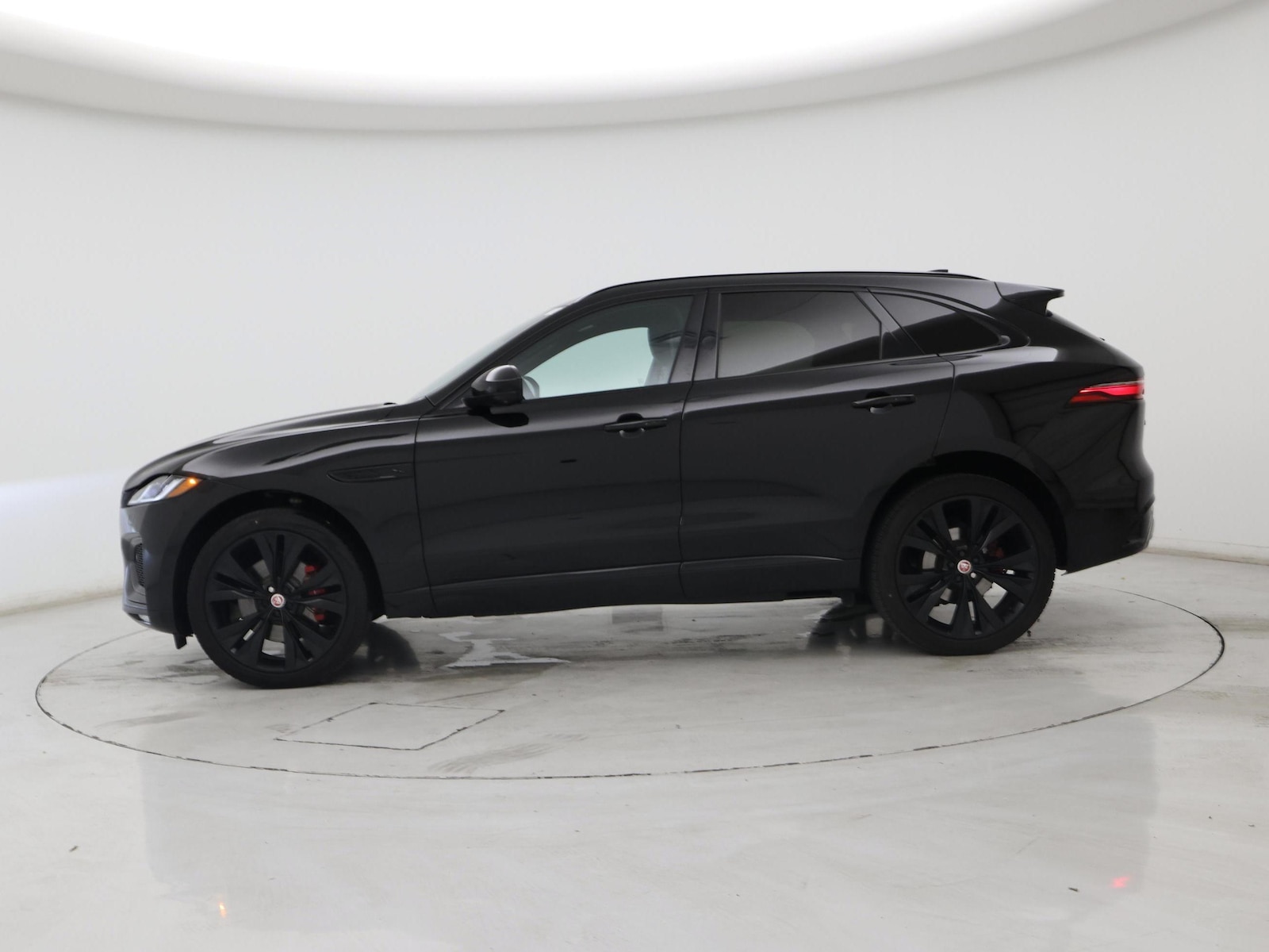 2021 Jaguar F-Pace R-Dynamic S - Photo 4