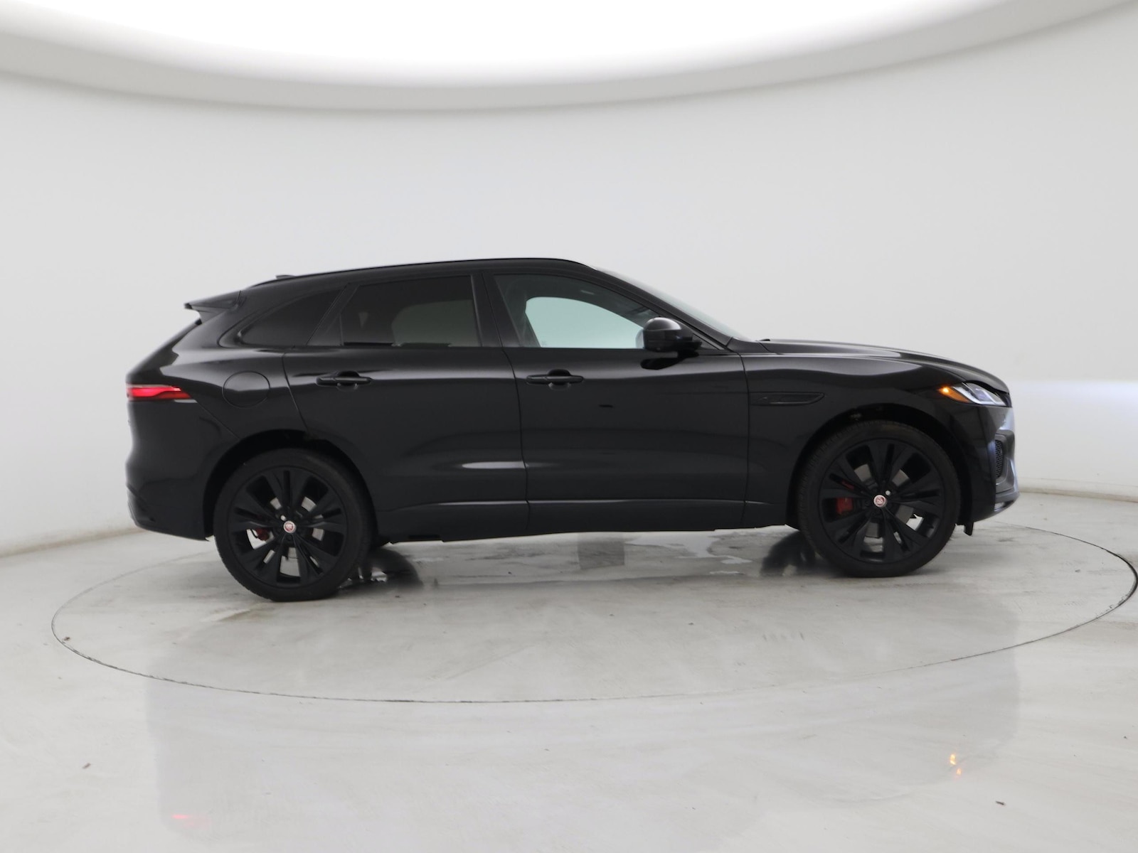 2021 Jaguar F-Pace R-Dynamic S - Photo 8