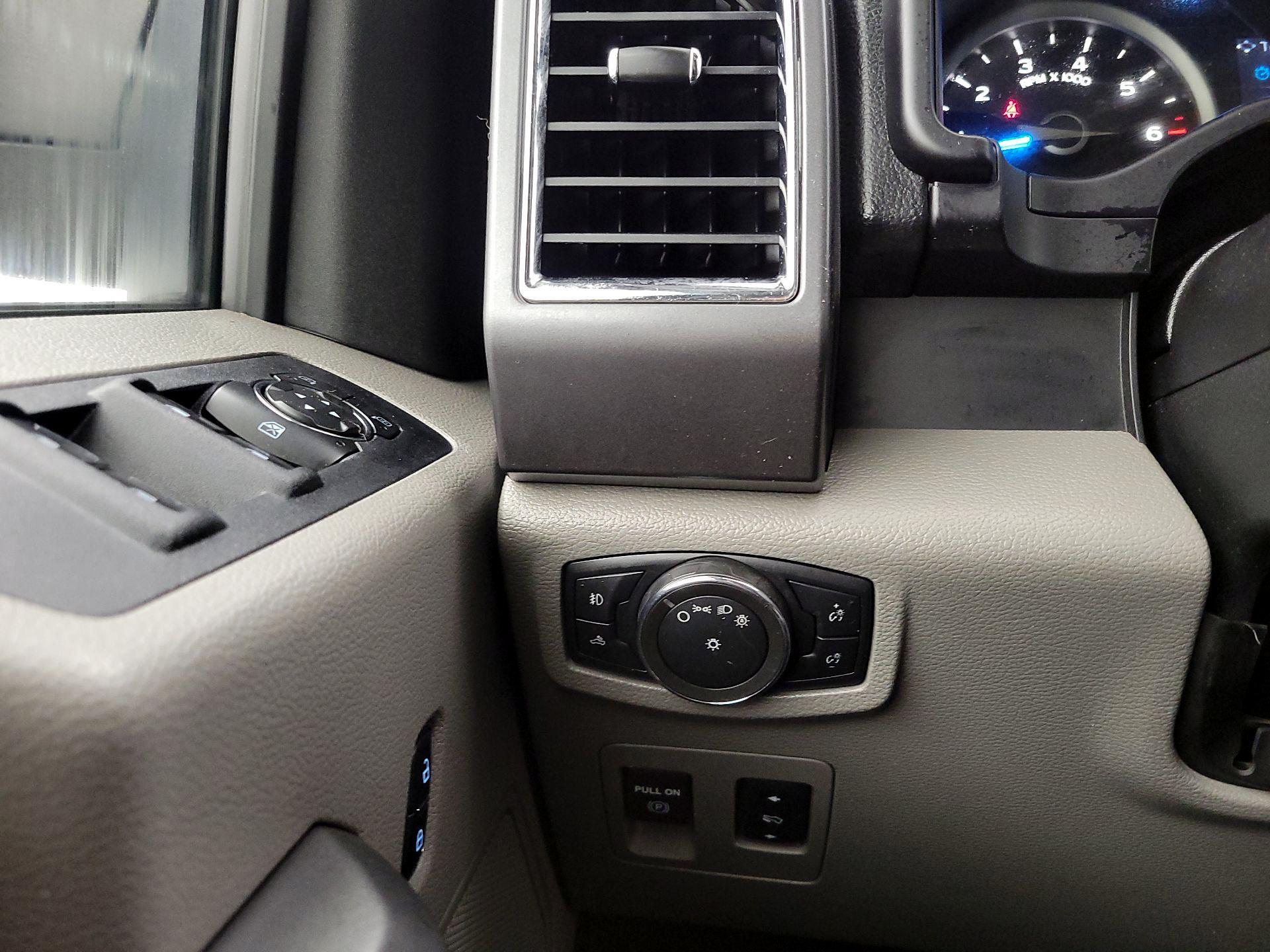 Thumbnail: 2015 Ford F-150 - 13