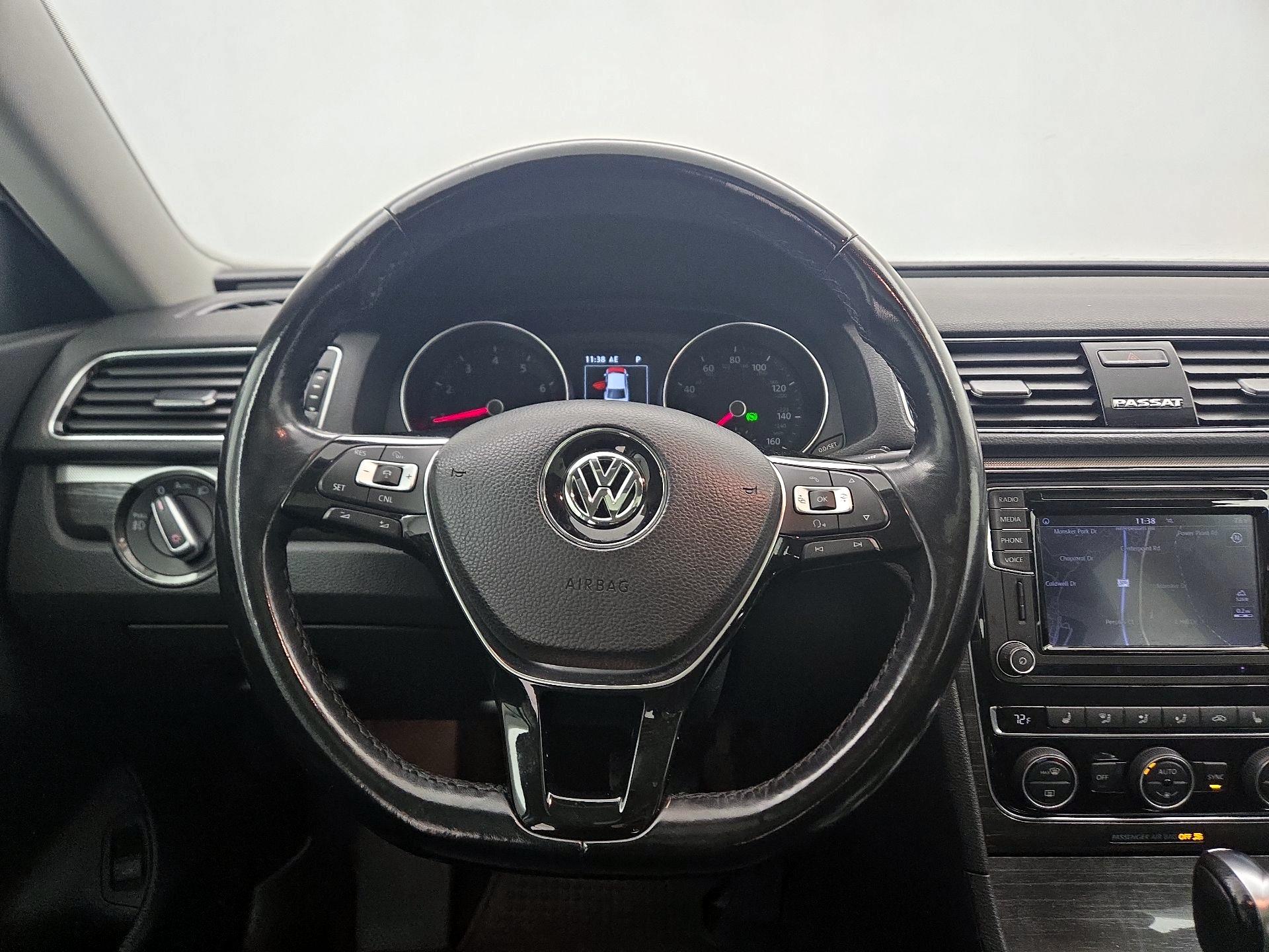 Thumbnail: 2018 Volkswagen Passat - 10