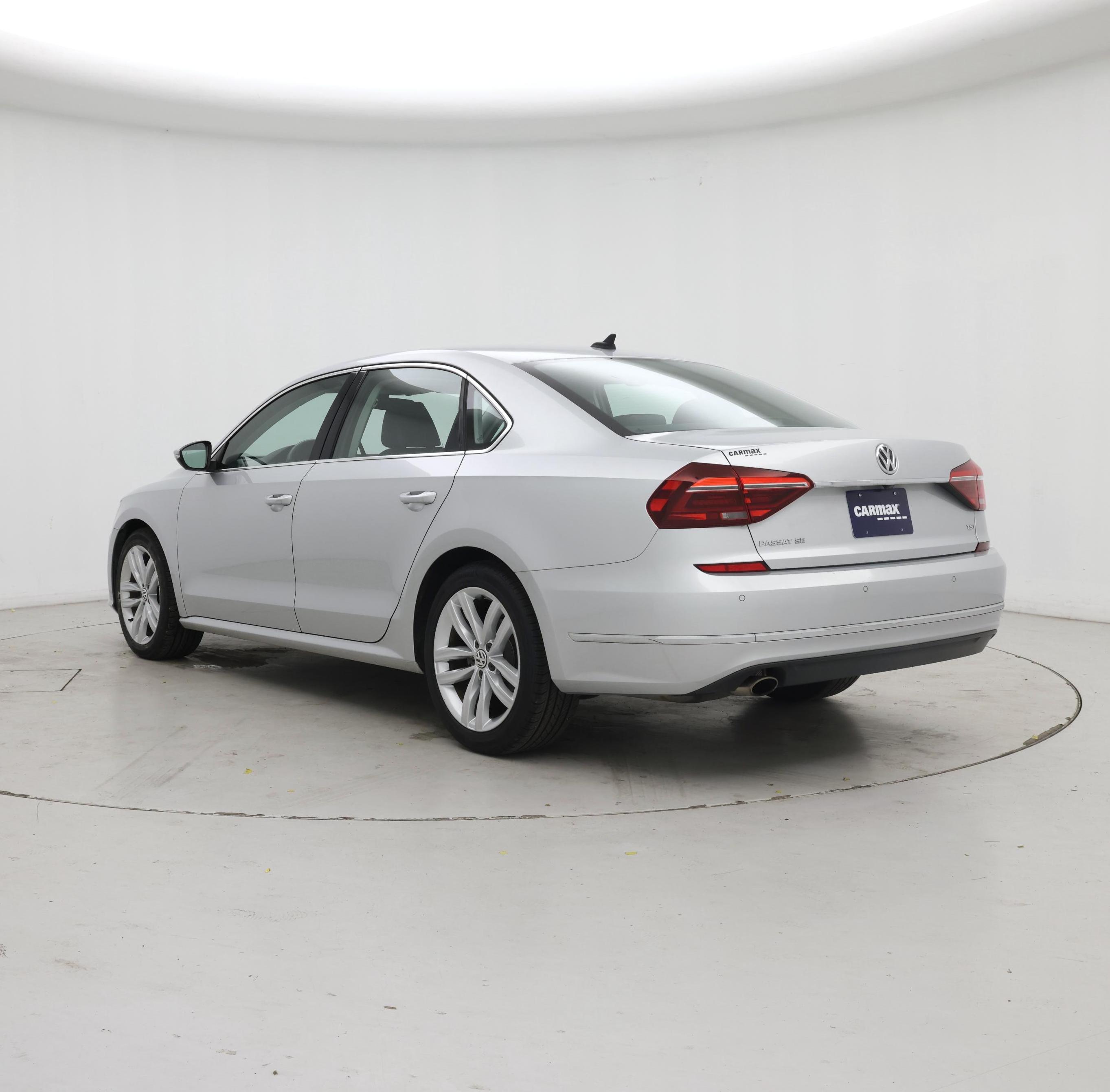 Thumbnail: 2018 Volkswagen Passat - 2