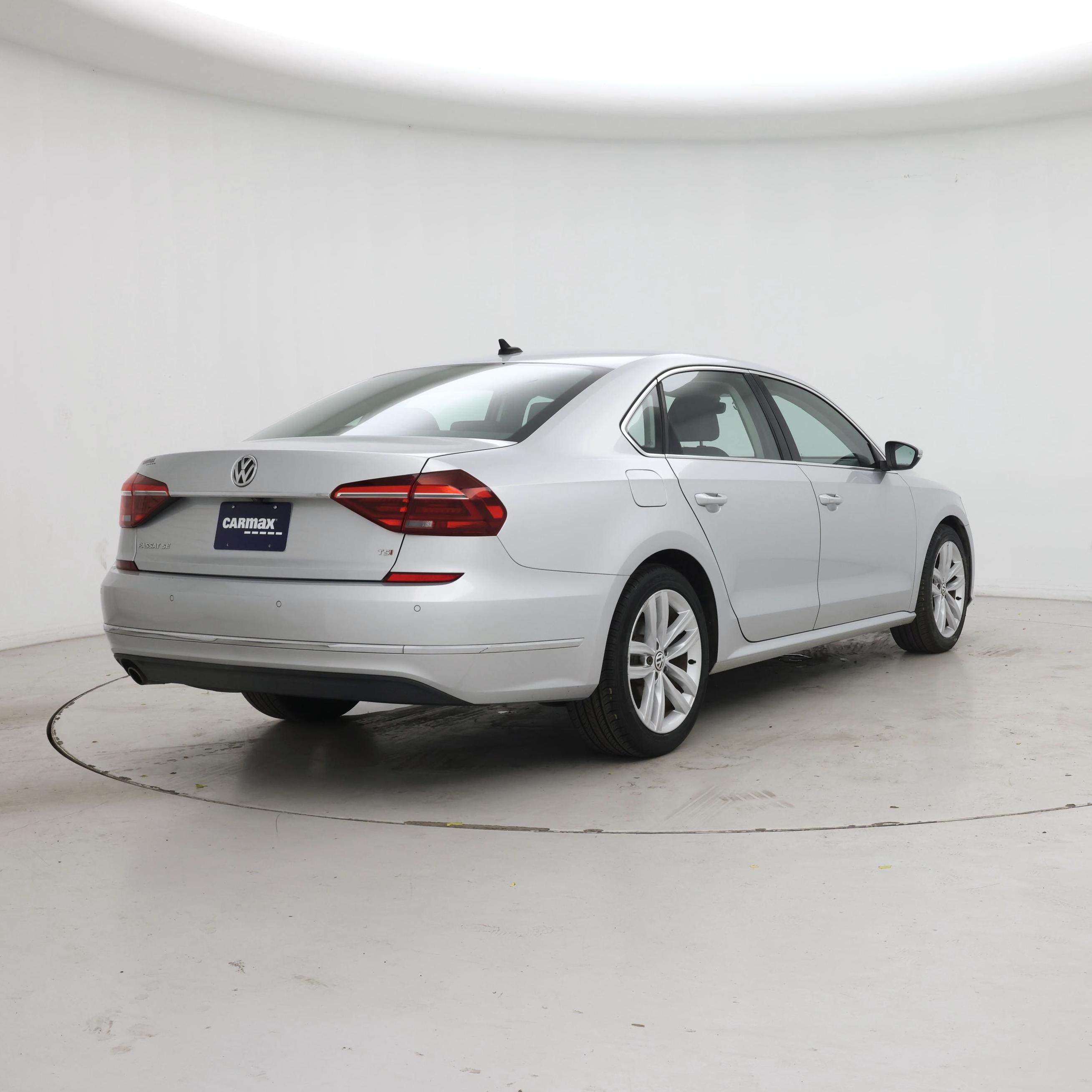 Thumbnail: 2018 Volkswagen Passat - 8