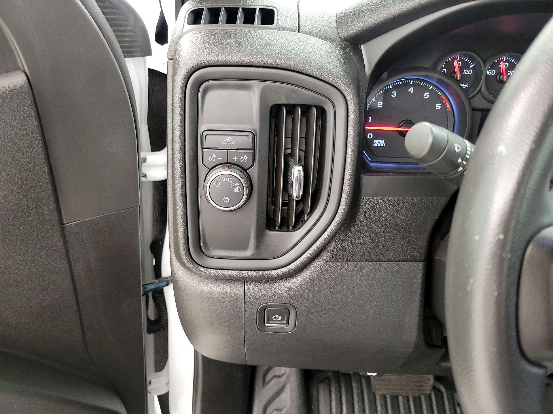 Thumbnail: 2021 Chevrolet Silverado 1500 - 13