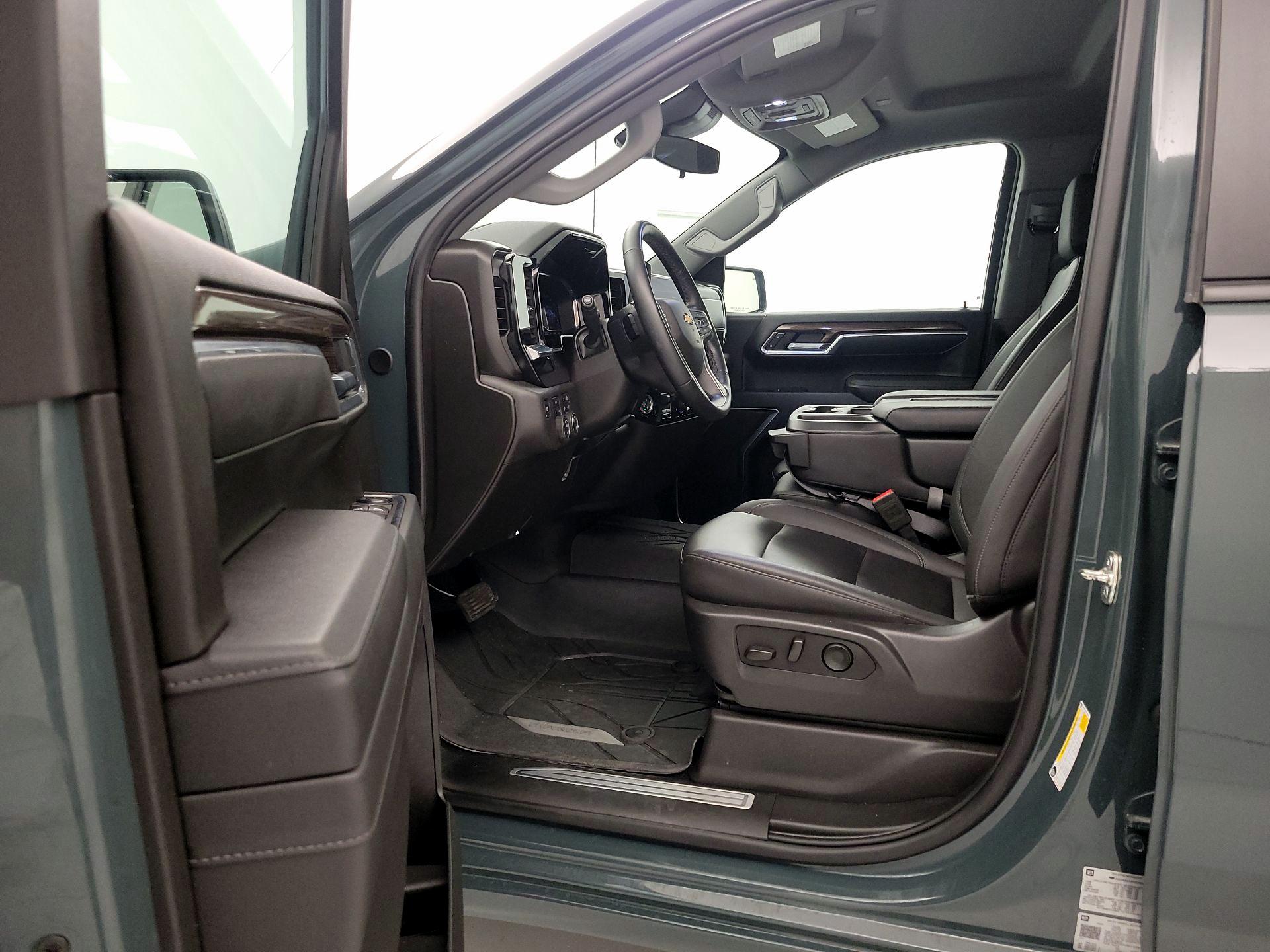 Thumbnail: 2025 Chevrolet Silverado 1500 - 11