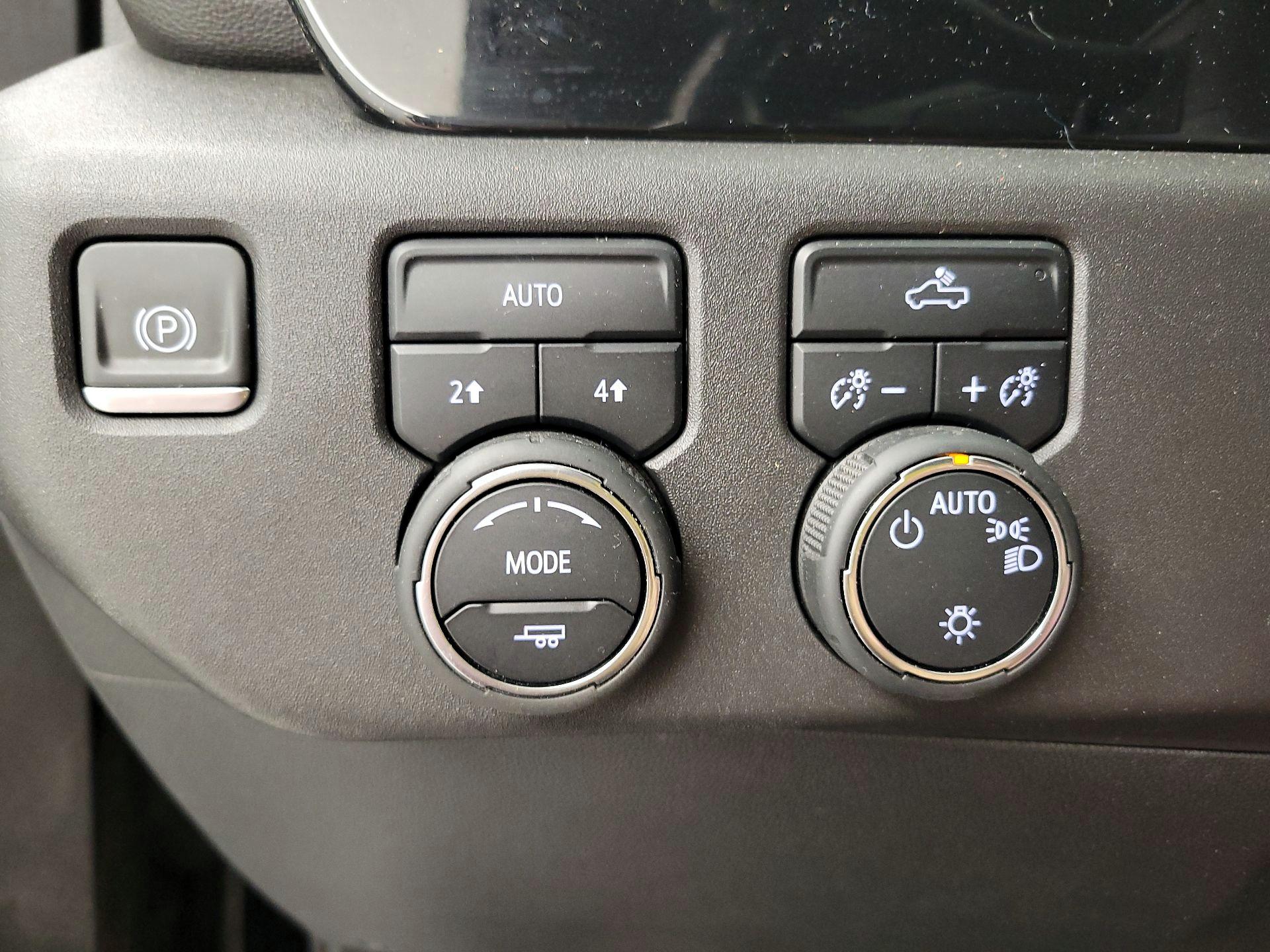 Thumbnail: 2024 Chevrolet Silverado 1500 - 13