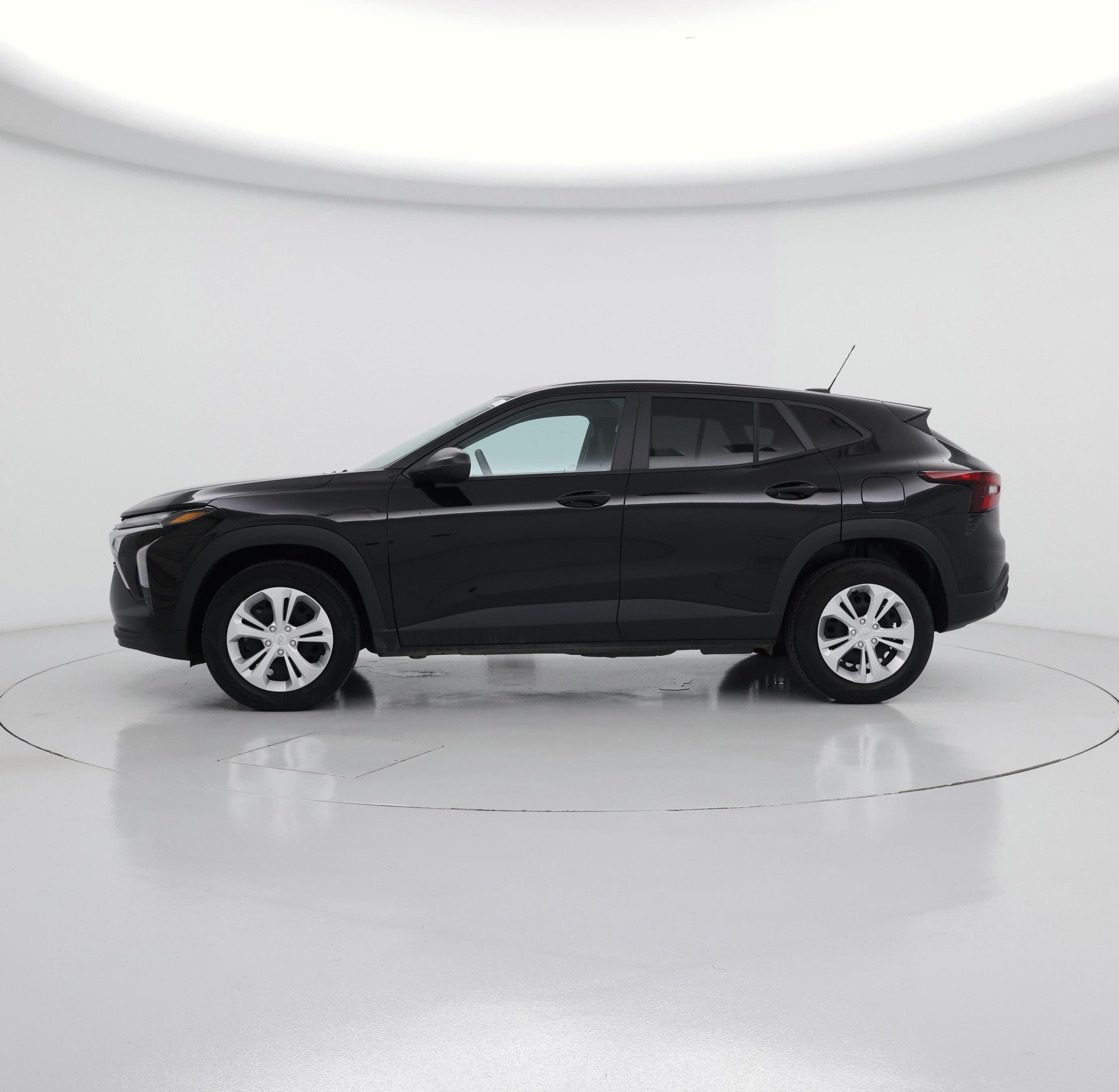 Thumbnail: 2025 Chevrolet Trax - 3