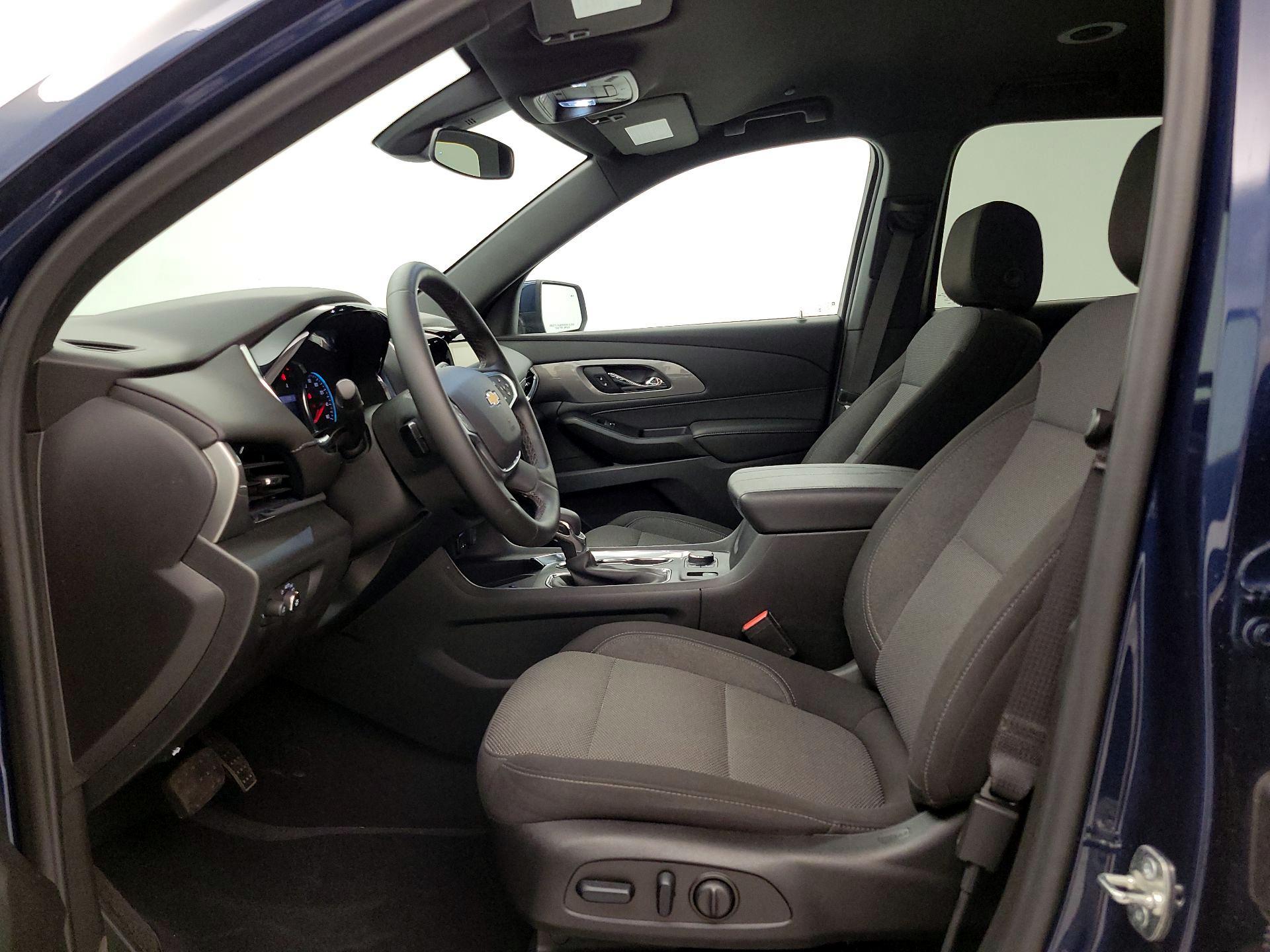 Thumbnail: 2023 Chevrolet Traverse - 11