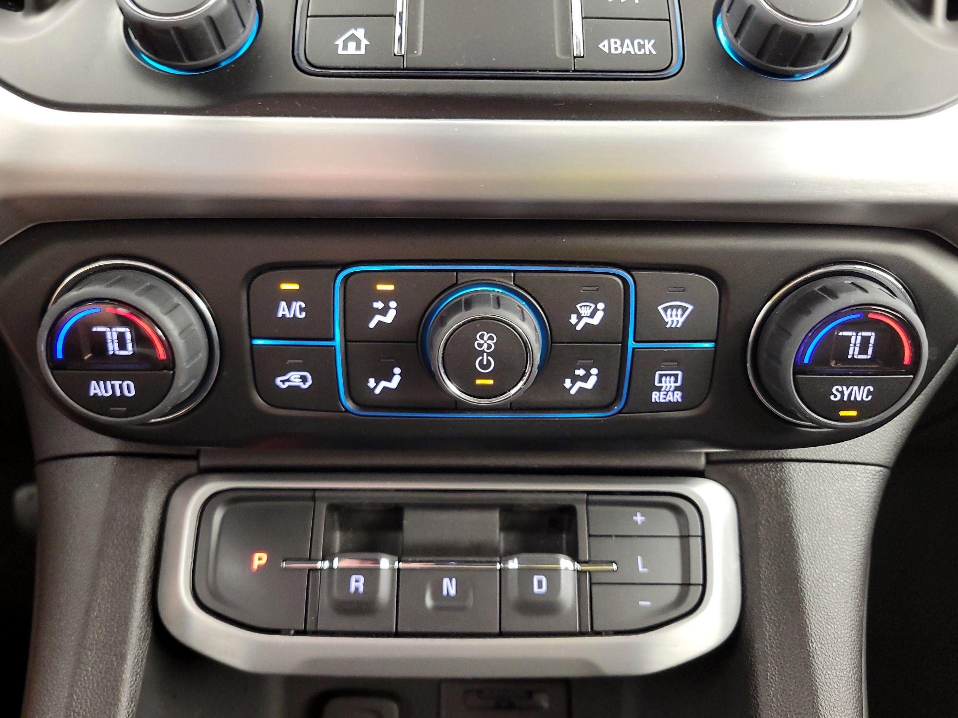 Thumbnail: 2023 GMC Acadia - 17