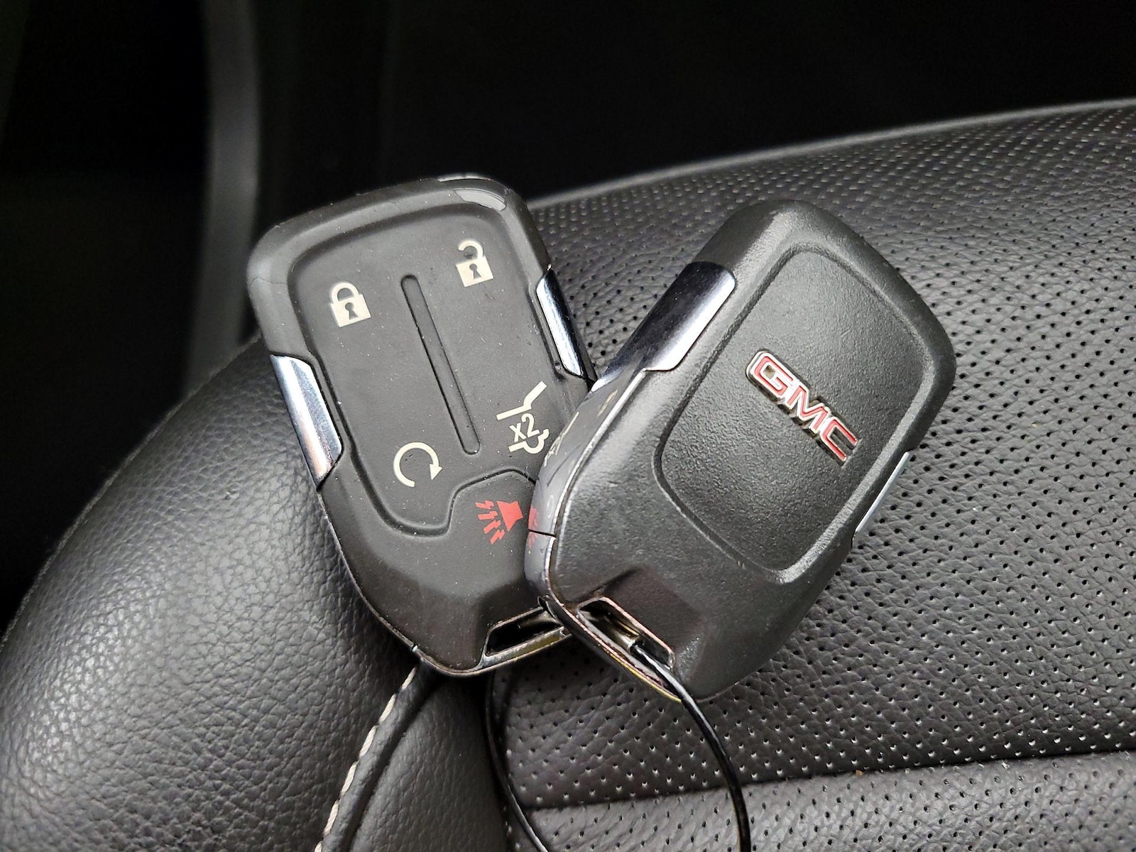 2023 GMC Acadia SLT - Photo 27
