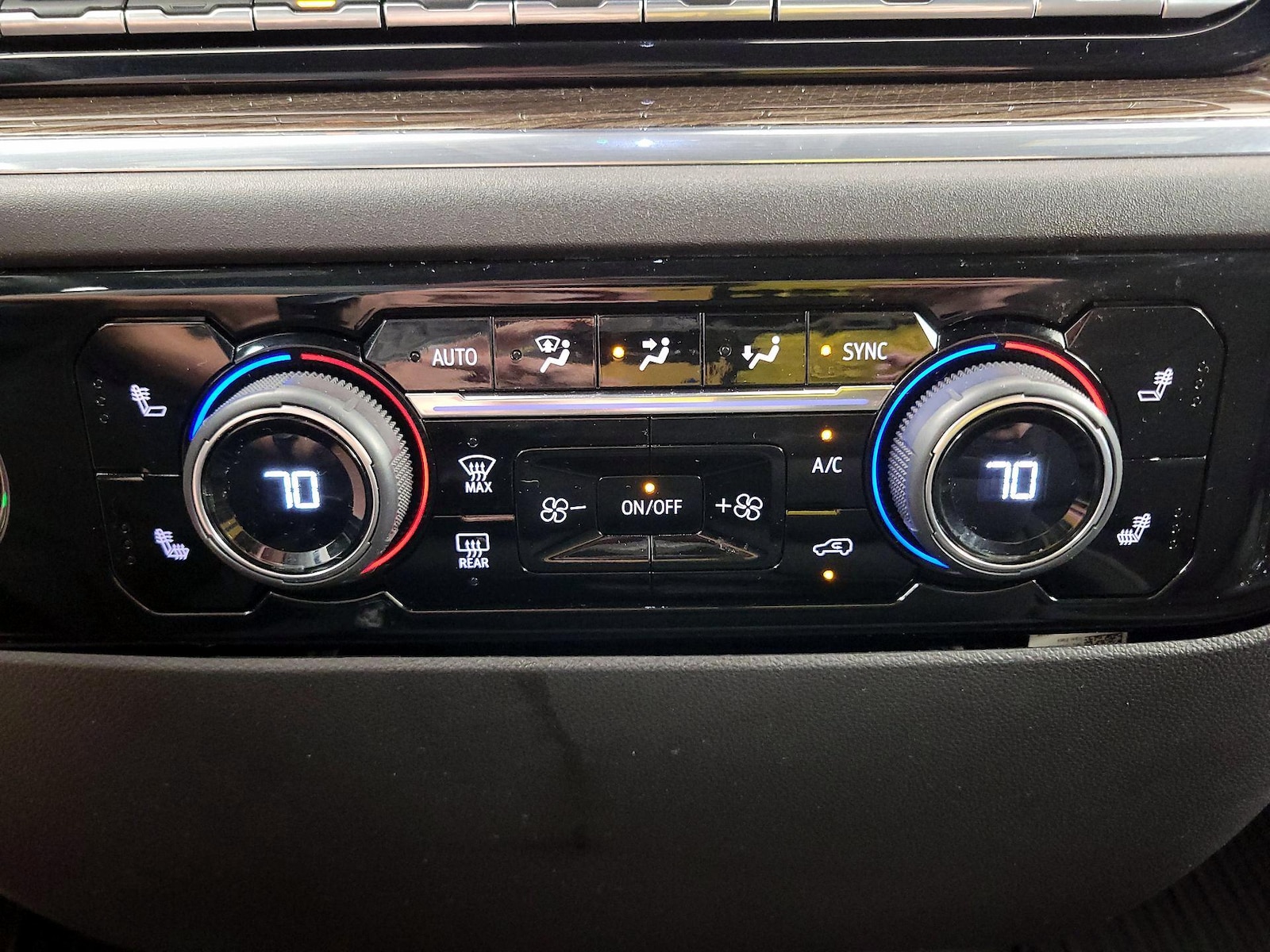 2024 Chevrolet Silverado 1500 LT - Photo 17