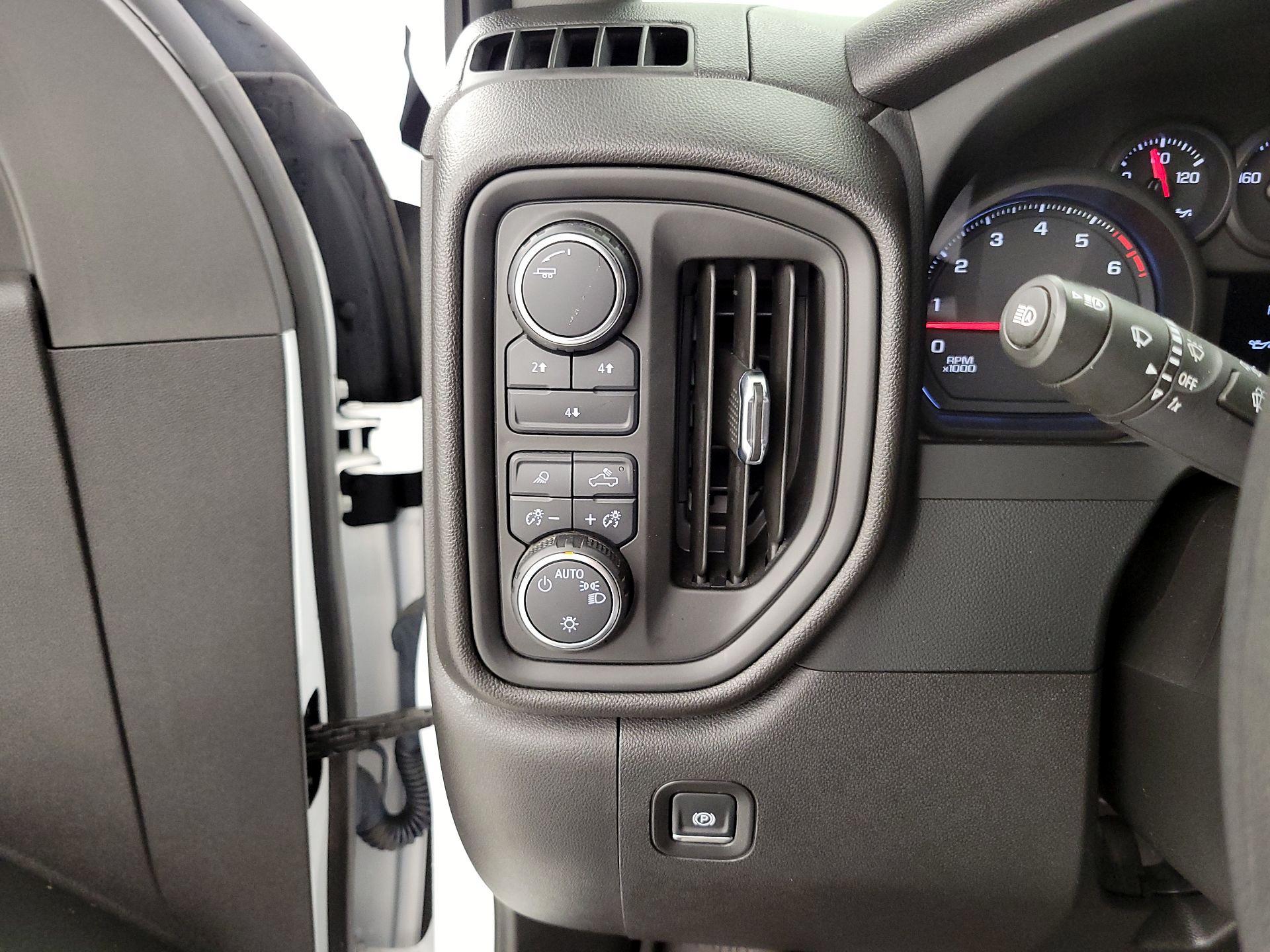 Thumbnail: 2024 Chevrolet Silverado 2500 - 13