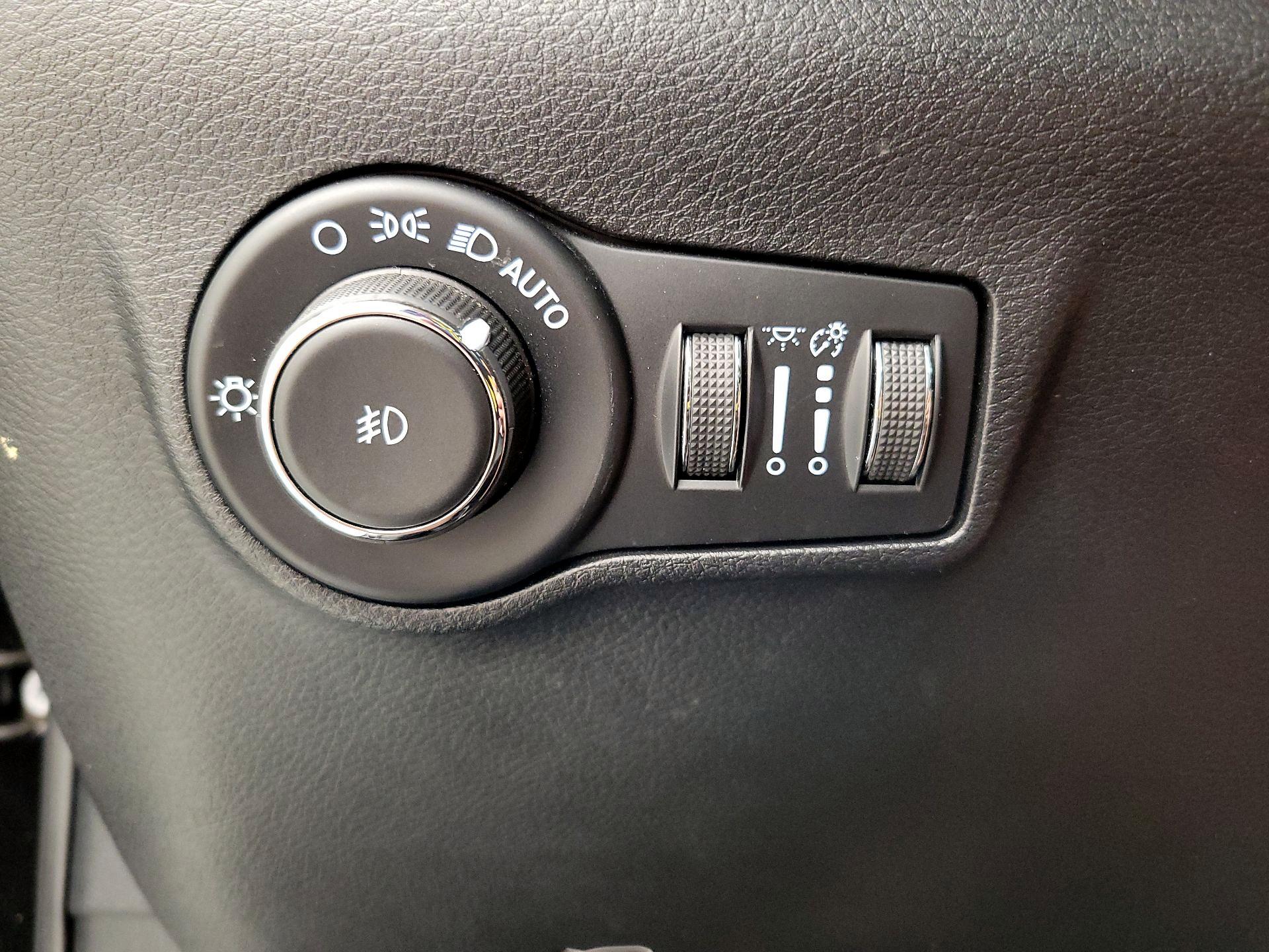 Thumbnail: 2023 Jeep Compass - 13