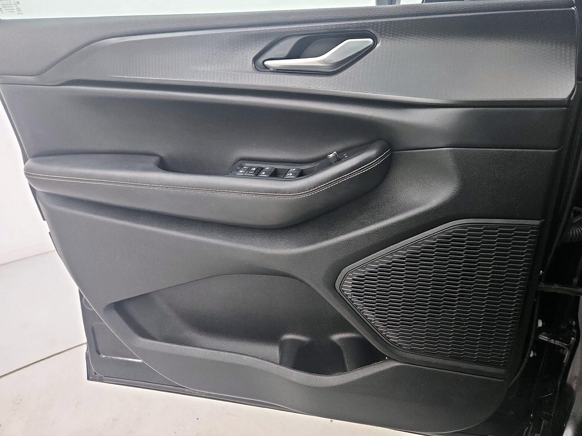Thumbnail: 2023 Jeep Grand Cherokee - 12