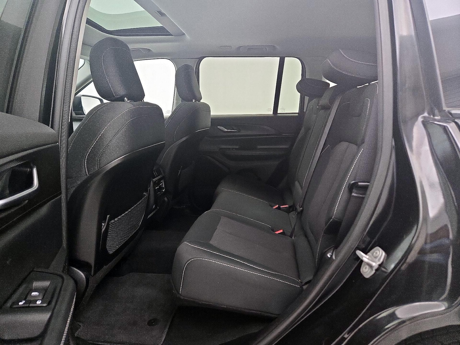 2023 Jeep Grand Cherokee Laredo - Photo 21