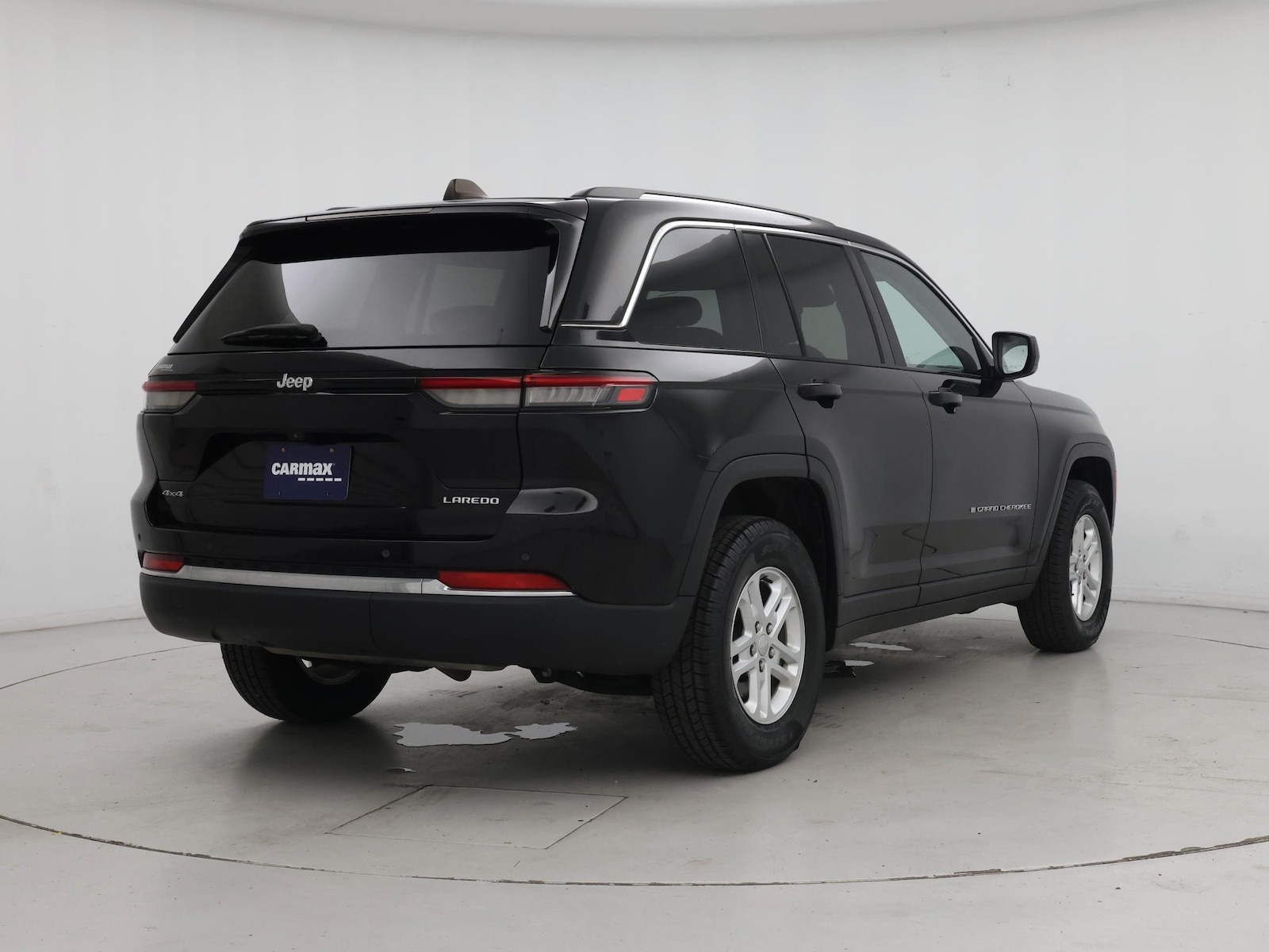 2023 Jeep Grand Cherokee Laredo - Photo 9